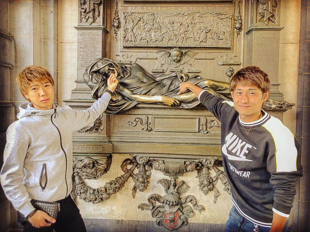 中村駿介さんのインスタグラム写真 - (中村駿介Instagram)「ベルギーに行ってきました🇧🇪 日本代表の久保選手が所属していたゲントの試合観戦。たか、ゆうた、遠藤選手、冨安選手が所属するシントトロイデンの練習などをみて刺激を受けてきました！！ しっかり観光もしてきました☺️笑  ベルギーいいとこです！！ #ベルギー#シントトロイデン#小池ばか#人1#人一」8月31日 5時47分 - shunsukenakamura0516