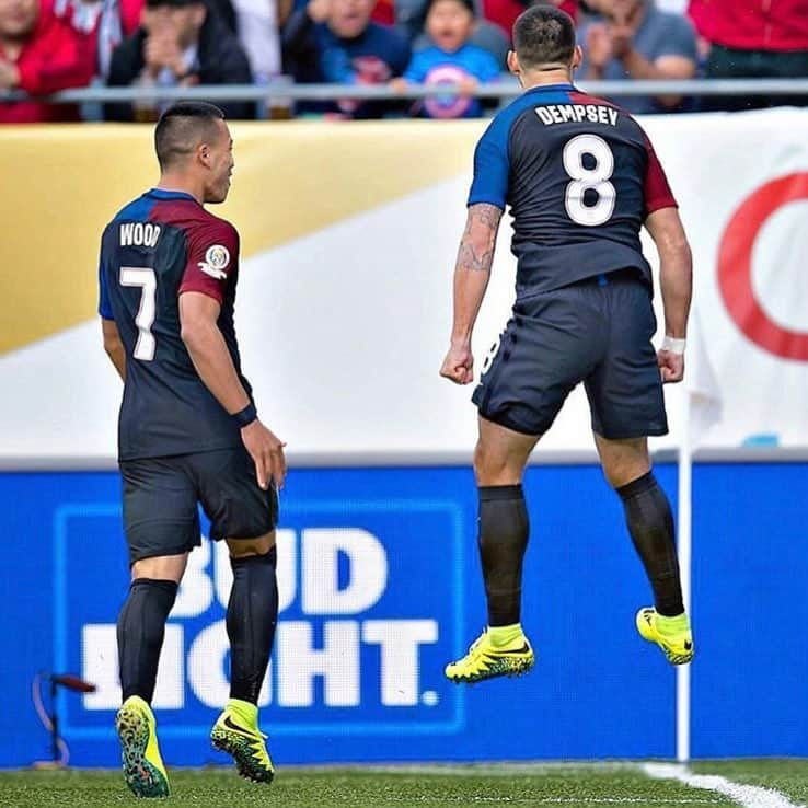 ボビー・ウッドのインスタグラム：「A real one on and off the field! Was an honor to be able to play with you @clint_dempsey! ✌🏽🇺🇸」