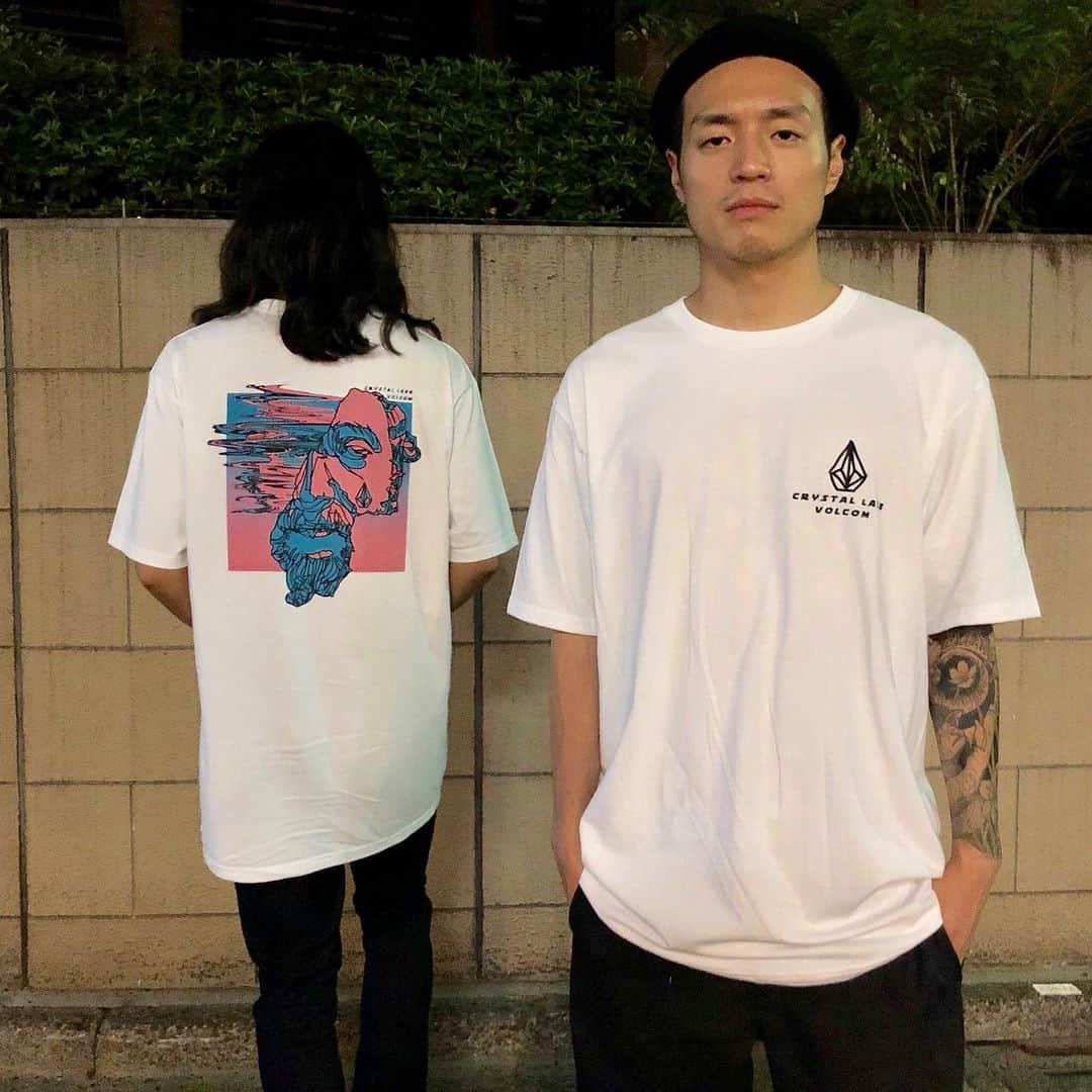 VolcomJapanさんのインスタグラム写真 - (VolcomJapanInstagram)「💥Collaboration💥 VOLCOMがサポートするバンドとのコラボTシャツを、 2日後に迫ったVOLCOM Entertainment LIVE大阪会場から販売開始します🤘🏼 @shadows_japan Design by @endflyer  @crystallake777 Design by @kohyamada ( @shelfsco ) ABOS Design by @toshikazu1  全てのデザイン、3者の世界観が見事に表現されたアートになっています💥 大阪・東京の会場で是非ゲットしてください！！ ¥3,000(Tax in) P-code 122-321 Live Photo: @taka_tallman ———————————————————————— 9/2(SUN)@大阪・味園ユニバース SHADOWS Crystal Lake Los Viejos(from Mexico) @los_viejos  朝から晩までオナニーズ(ABOS)  Mighty Crown @mightycrown  Waterweed @waterweed_jp  Open14:00 / Start15:00 Adv ¥2,800(Drink別) #Volcom #VolcomJapan #TrueToThis  #ボルコム」8月31日 14時36分 - volcomjapan