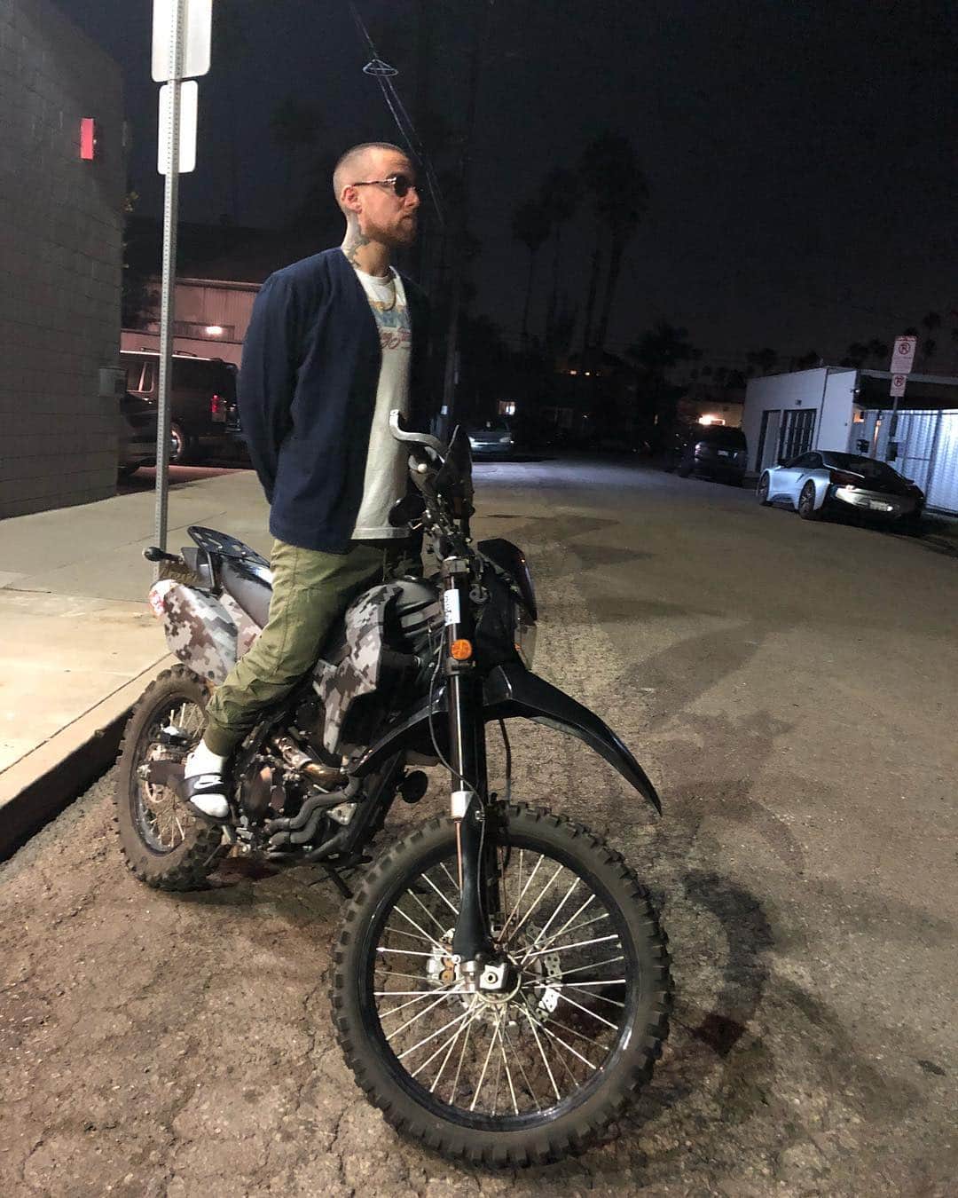 マック・ミラーのインスタグラム：「this is not my motorcycle」