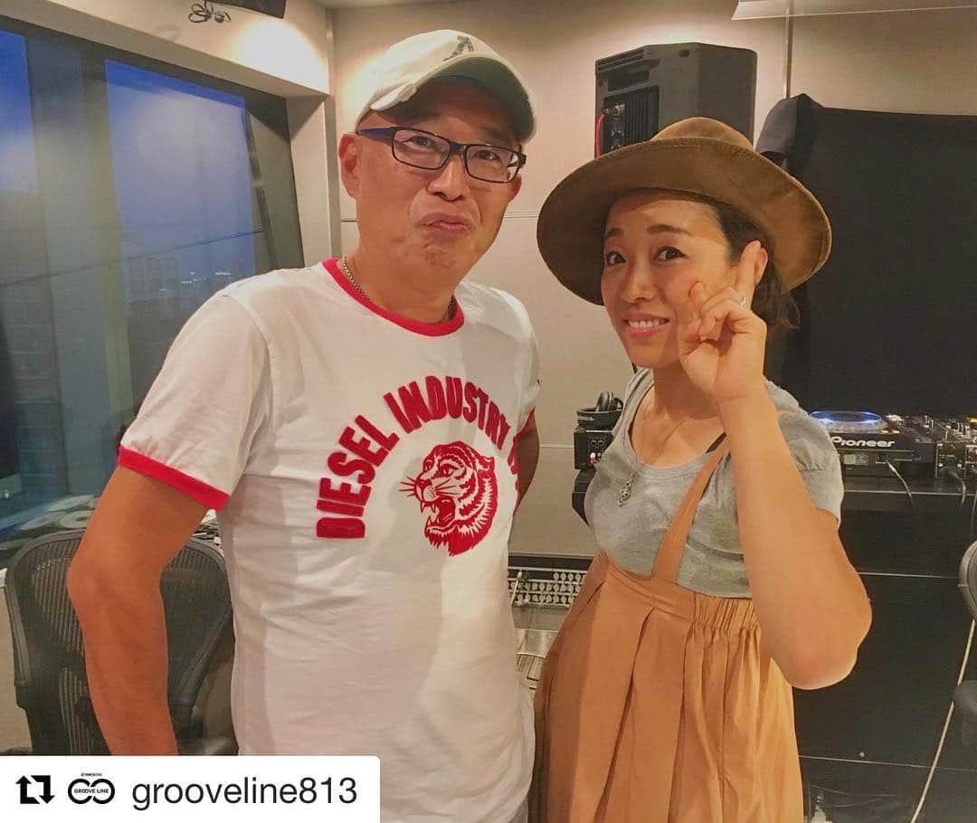 SILVA（DOUBLE SUGARSOUL）のインスタグラム：「ピストンさん、お邪魔しました。ありがとうございました！  #Repost @grooveline813 with @get_repost ・・・ 今年はデビュー20周年‼️ SILVA姉さん登場🎙  日本のDIVAたちがタッグを組んだ SILVA DOUBLE SUGARSOUL  20th Anniversary EP 『UPLOAD』が発売中！  さらに自身のアルバム「Quiet Moon」も発売中です！  ライブ、イベント情報は公式ホームページ& @silva_da をチェック！  #gl #jwave #ピストン西沢 #silva  #silvadoublesugarsoul  #upload」