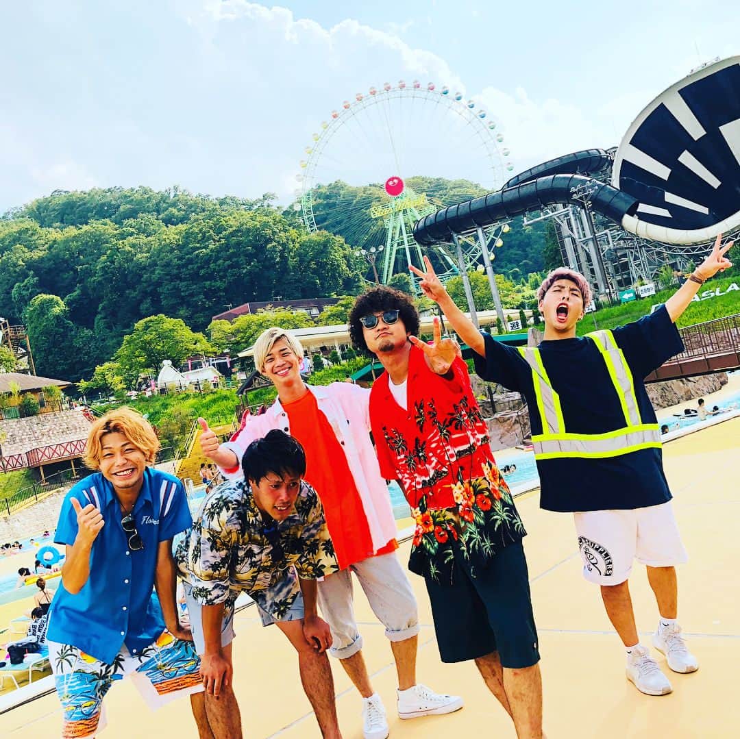 のインスタグラム：「2018リフレンズの夏これにて終了！  今年の夏もいっぱいありがとうございました😭😭 #LIFriends #リフレンズ #夏の終わり  #ありがとう #サマーランド #また来年が楽しみ」