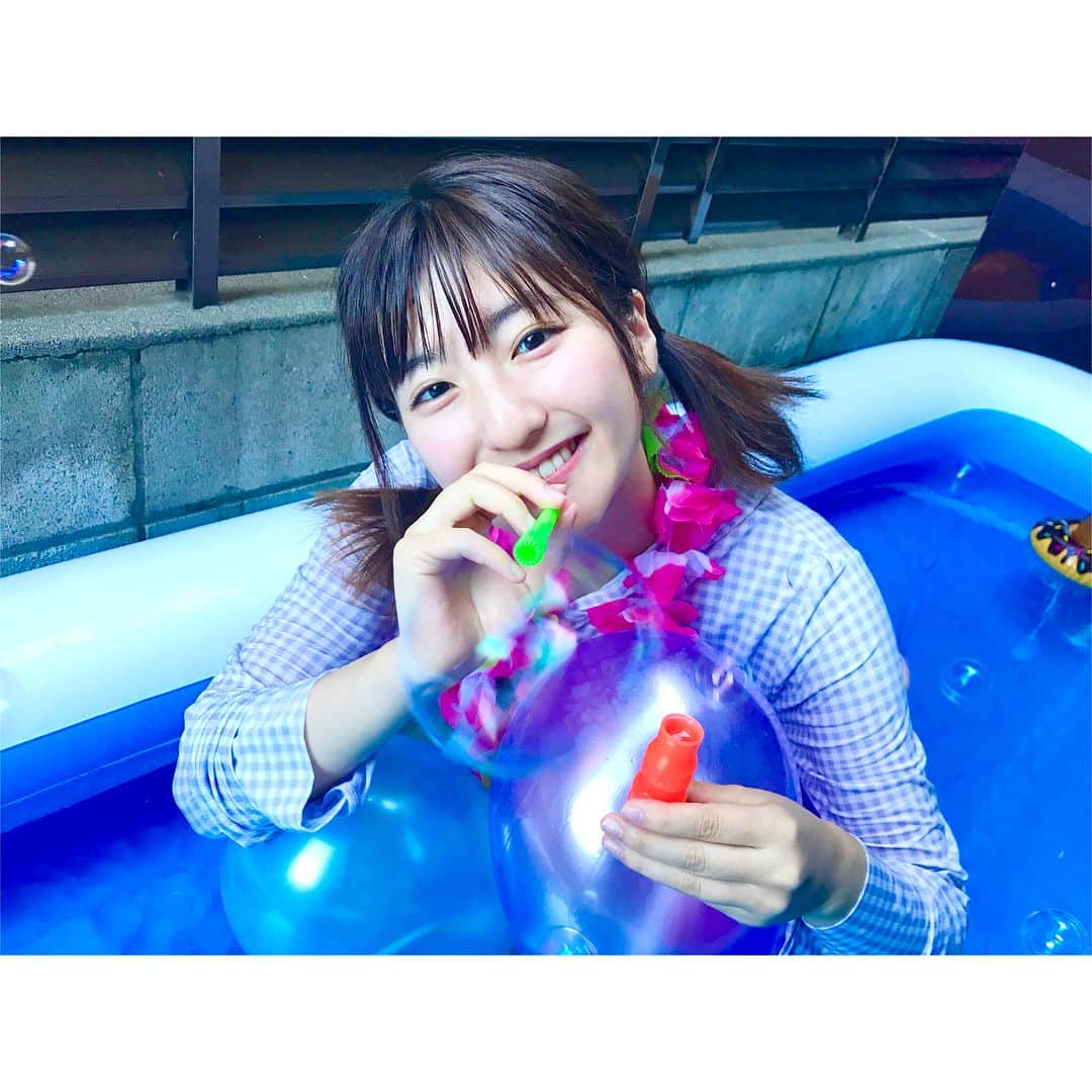 加藤一華さんのインスタグラム写真 - (加藤一華Instagram)「. 夏の終わりのプール👙 【第１弾】しゃぼん玉 . iPhoneでもここまで幻想的に撮れるよ😳✨ お気に入りの写真たち！！！🎨 . 写真家アカウントも更新してかないとなー！( @ichika_photos ) . #photobyme #instagood #instalike #pool #blue #instaphoto #instapic #iphone #portrait #water #summer #cool #color #colorful #japan #girl #金城成美 #いちなる #ボンボンTV #水着 #インスタ映え」8月31日 18時04分 - ichika_kato