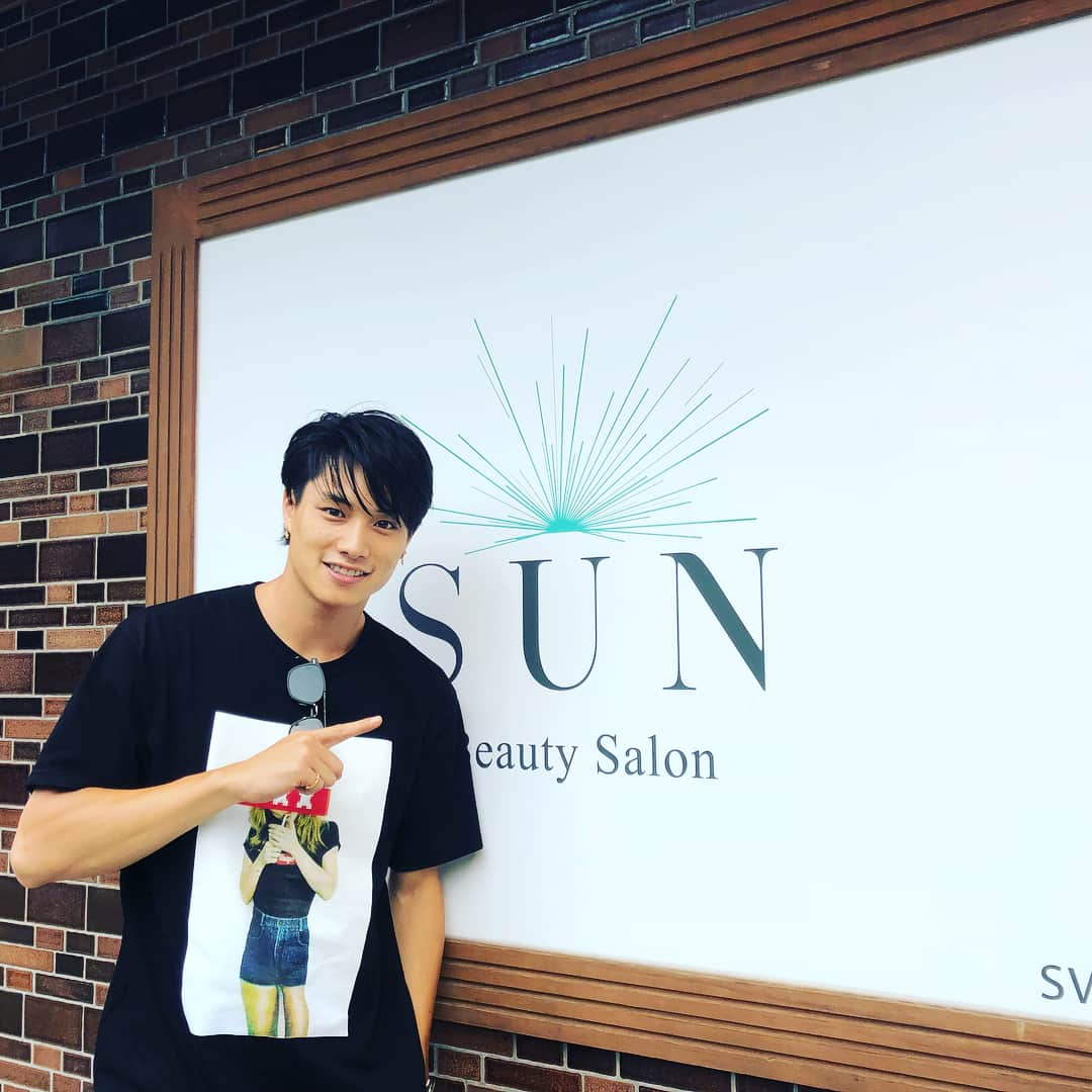 鈴木伸之さんのインスタグラム写真 - (鈴木伸之Instagram)「ヘアカット✂︎🙍‍♂️ いつもお世話になっている 美容室 @sun_platinum」8月31日 20時29分 - nobuyuki_suzuki_official