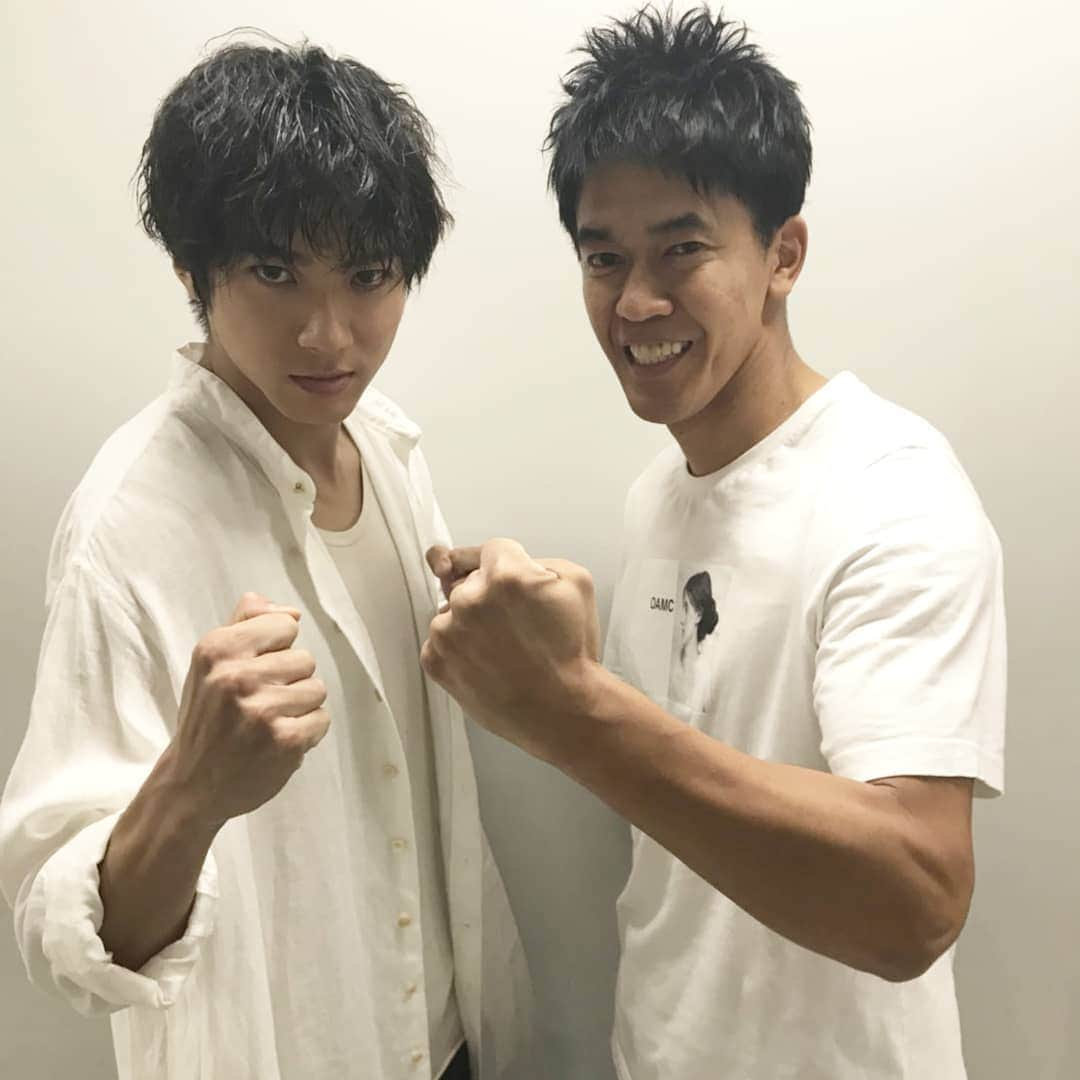 山田裕貴さんのインスタグラム写真 - (山田裕貴Instagram)「来週 ９月６日の『 #ダウンタウンDX 』に 出演させて頂きます。 ご一緒した #武井壮 さん #high_low を観てくれていたらしく 血を滾らせてくれていました。  #百獣の王  #百獣の王はやっぱり違う」8月31日 21時20分 - 00_yuki_y