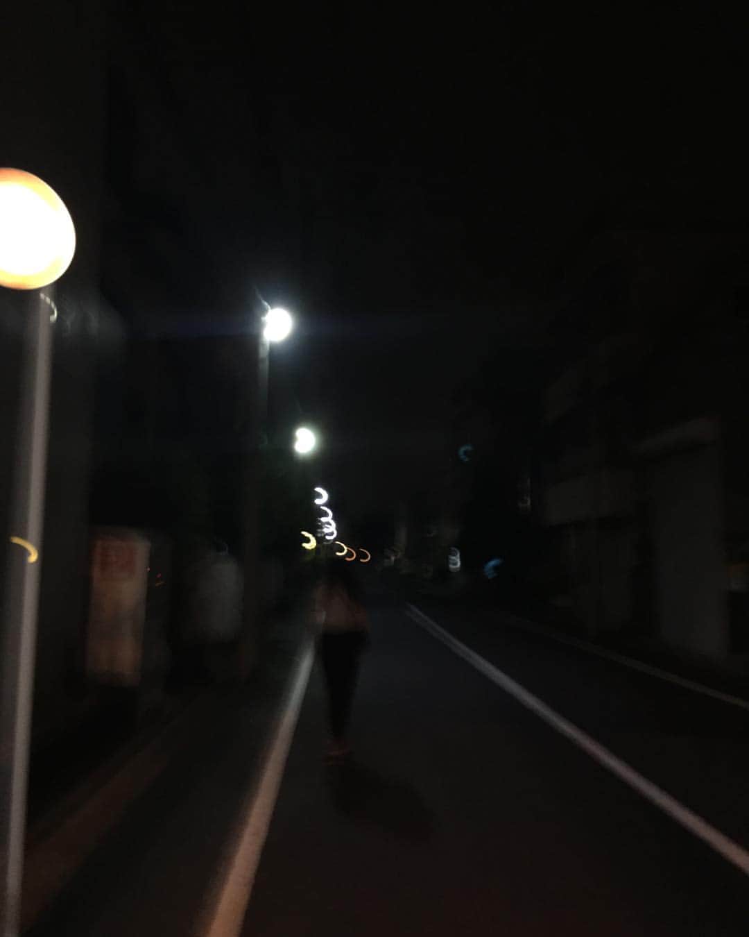 藤咲百恵さんのインスタグラム写真 - (藤咲百恵Instagram)「. 💫 . . #夜中 #スケボー #8月の終わり」8月31日 23時59分 - ee.momoe