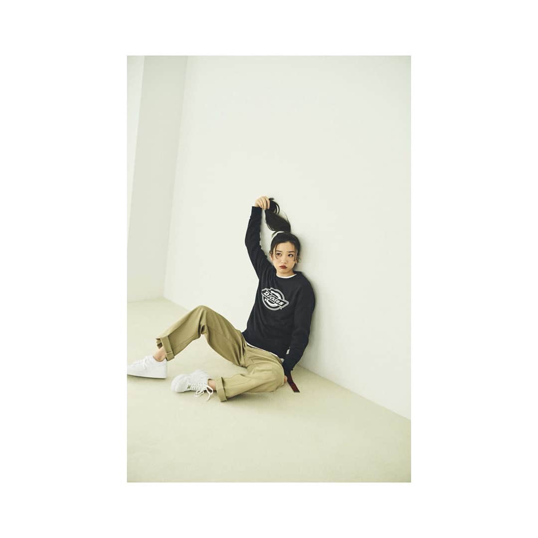 永野芽郁さんのインスタグラム写真 - (永野芽郁Instagram)「・ 初めてのminiで表紙を。 ありがとうございます☺︎ 好きなファッションだらけ。みてね」9月1日 13時27分 - mei_nagano0924official