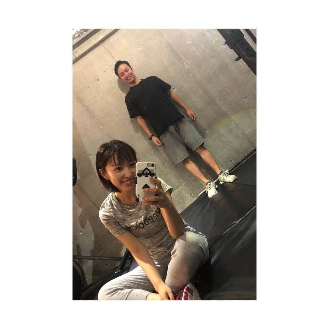 徳永えりさんのインスタグラム写真 - (徳永えりInstagram)「... 約2ヶ月ぶりにトレーニング！ 撮影で行けなかった間にバッチリ落ちた体力…🤷🏻‍♀️ でもマコさんは合間に「体調どうですか？」と、 お気遣いのメールをくれる優しいトレーナーさん🙏  久しぶりのこの日も無理せずに、 ゆっくり取り戻させてくれました🏋🏻‍♀️ やっぱり体動かすのって、大切だ🌿 今日も元気にがんばろー！🙌✨」9月1日 9時46分 - eri_tokunaga.official