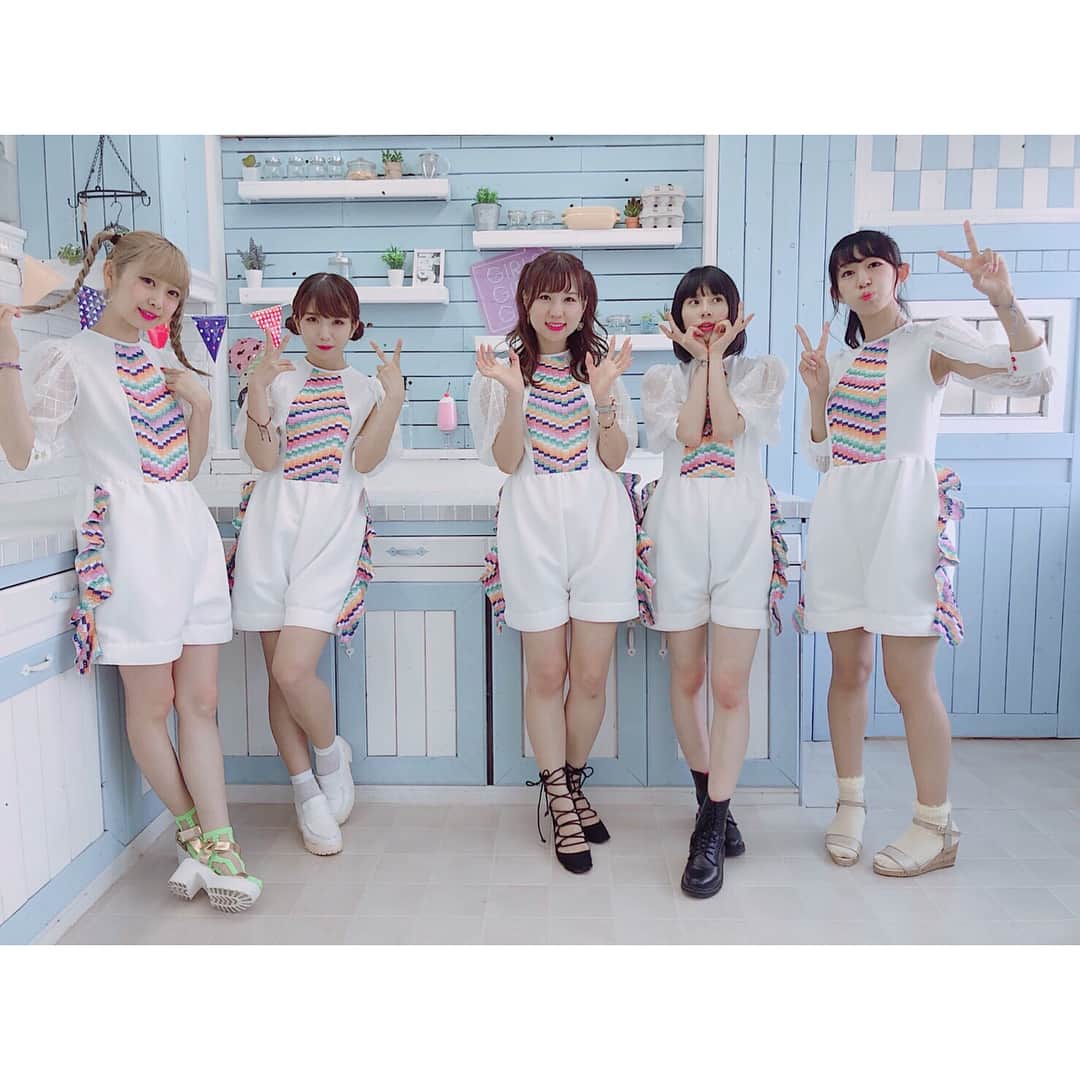 のインスタグラム：「. . 『アッパーチューン』 2018.08.31 . #元はぜんぜんちがうデザインにする予定だったんだけど #生地を見に行って急遽ガラリと変えました✂︎ #踊ってみたの衣装は今までにないものを作りたいなって思いがあるのでこの形も初ですね〜〜 #どうかな？ #楽しい振付にもマッチしてるかしら? #ちなみにわたしのテーマが筋トレ女子だったので最初のポーズは #美尻 #尻トレ  #衣装製作 #踊ってみた  #オリジナル衣装  #アッパーチューン」