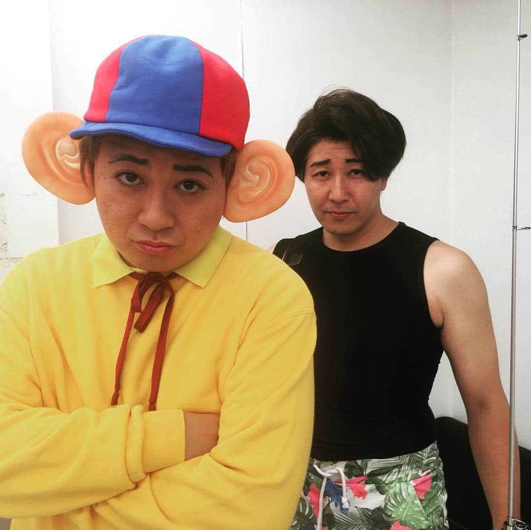 長田庄平のインスタグラム：「大野くんとガチムチの釣り人 #嵐にしやがれ  #まさかの公認⁉︎ #ものまね #チョコレートプラネット」