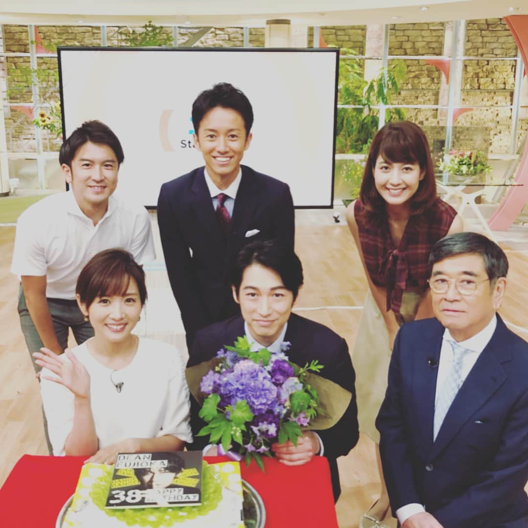 高島彩さんのインスタグラム写真 - (高島彩Instagram)「本日もサタデーステーションご覧いただきありがとうございました。 番組終了後、8月19日に38歳のお誕生日を迎えたディーンさんを、遅ればせながらお祝いさせていただきました🎉 #ディーンフジオカ さん #笑顔素敵過ぎ！ #選べなくて2枚載せちゃいます #取材が素晴らしい #インフルエンサー #石坂浩二 さんと豪華な写真 #サタデーステーション」9月1日 22時36分 - aya.takashima_official_2021