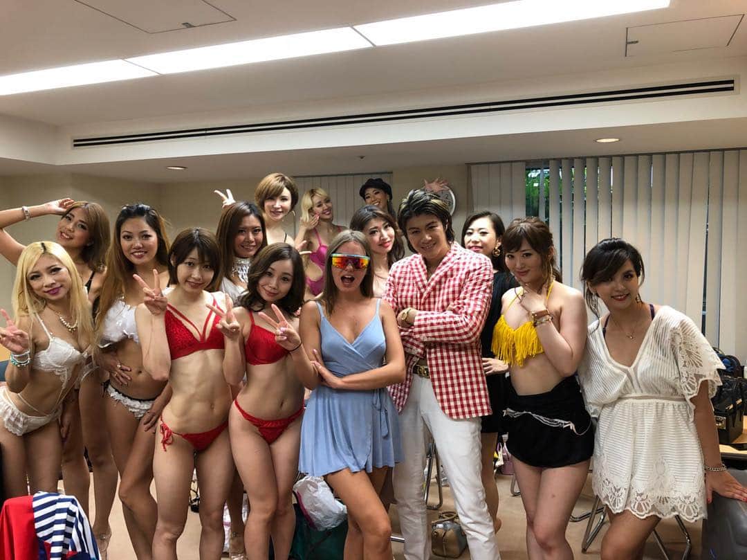 里美ゆりあのインスタグラム：「💖 #集合写真#パリピ#思い出#ありがとうございました🙏」