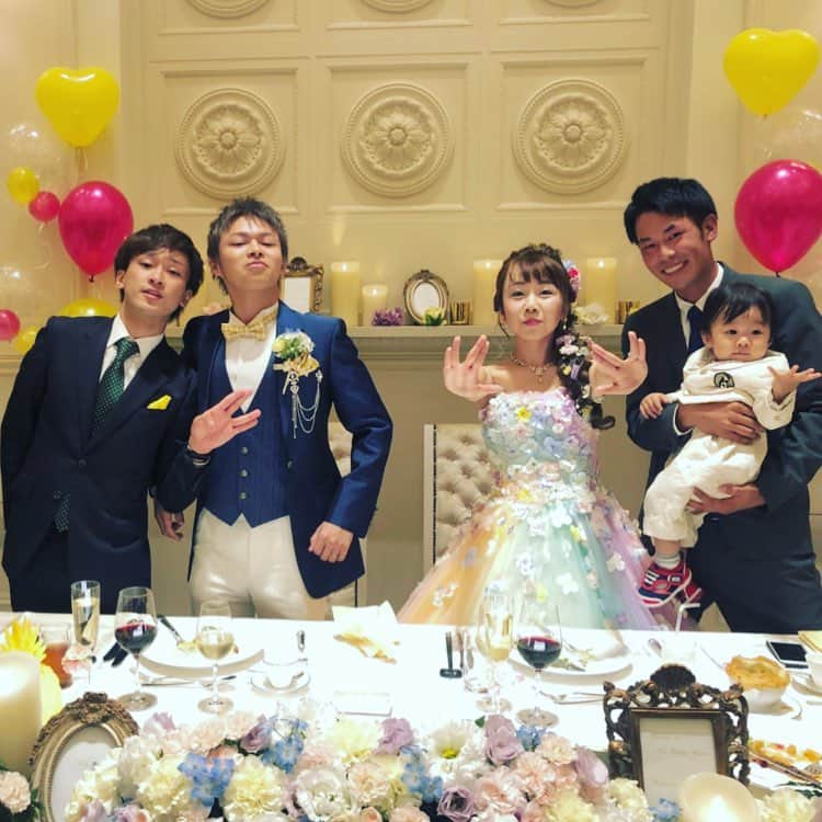 としみつのインスタグラム：「僕から精一杯の「おめでとう」を。」