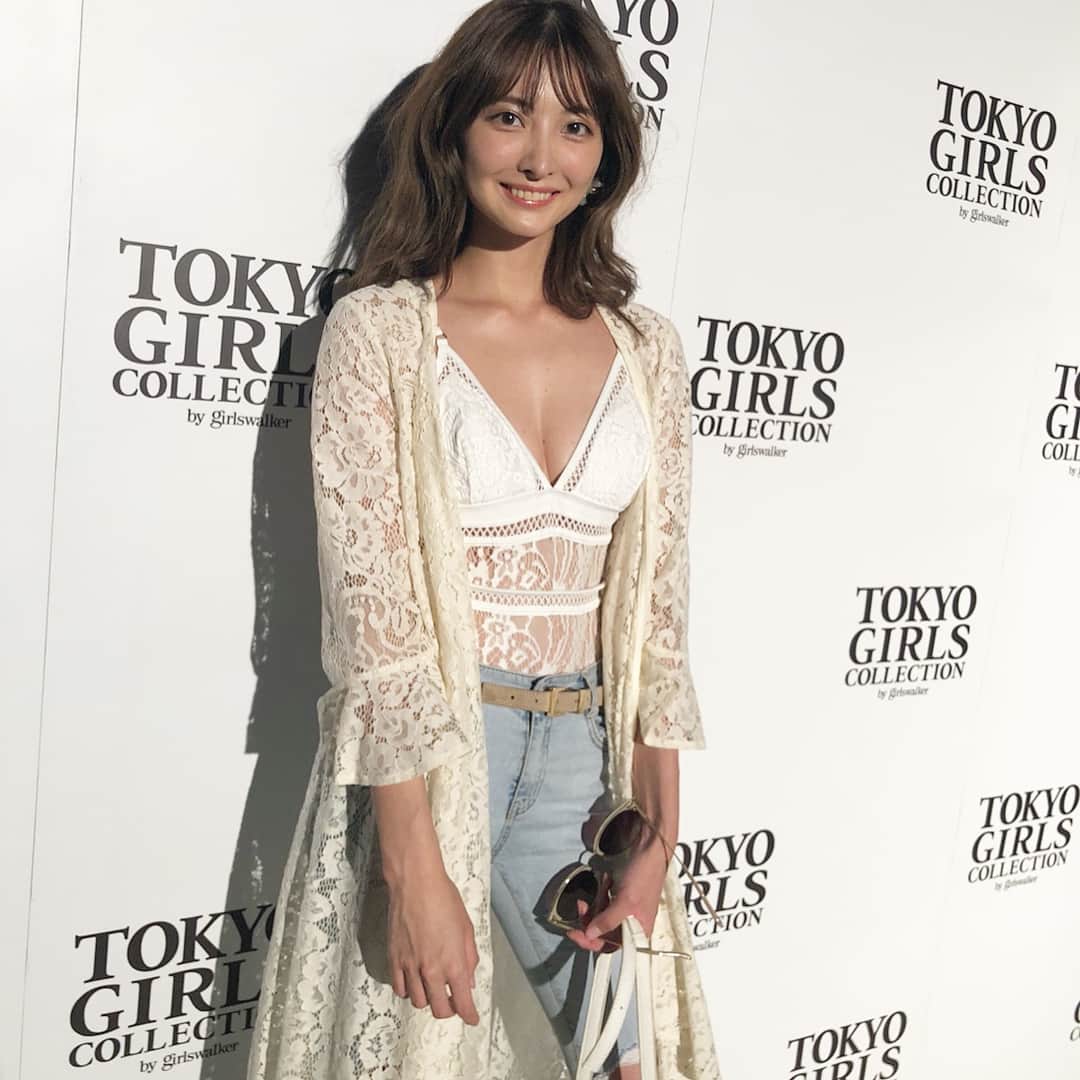 大石絵理のインスタグラム：「TOKYO GIRLS COLLECTION🍓💓🎪🍭🍰😘 #tgc #2018AW  ２枚目は、かわいい #下村実生 ちゃんと💞」