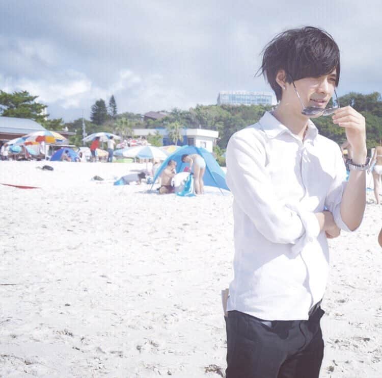佐々木駿のインスタグラム：「今年最後の海🕶 cloudy :( ． ． ． #sea #sun #me #summer #photography #photooftheday #photographer #crowd #instagood #instastyle #白浜 #海 #和歌山」