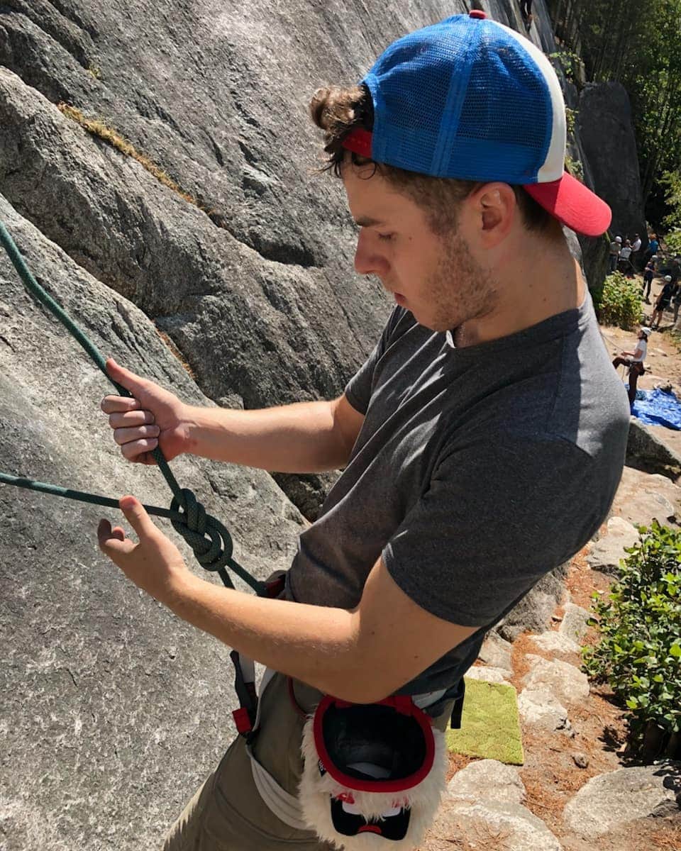 Nolan Gouldさんのインスタグラム写真 - (Nolan GouldInstagram)「Don't worry the beard is getting shaved as soon as I'm out of nature 😑 Last minute climbing session on the way out of Whistler.」9月2日 8時50分 - nolangould