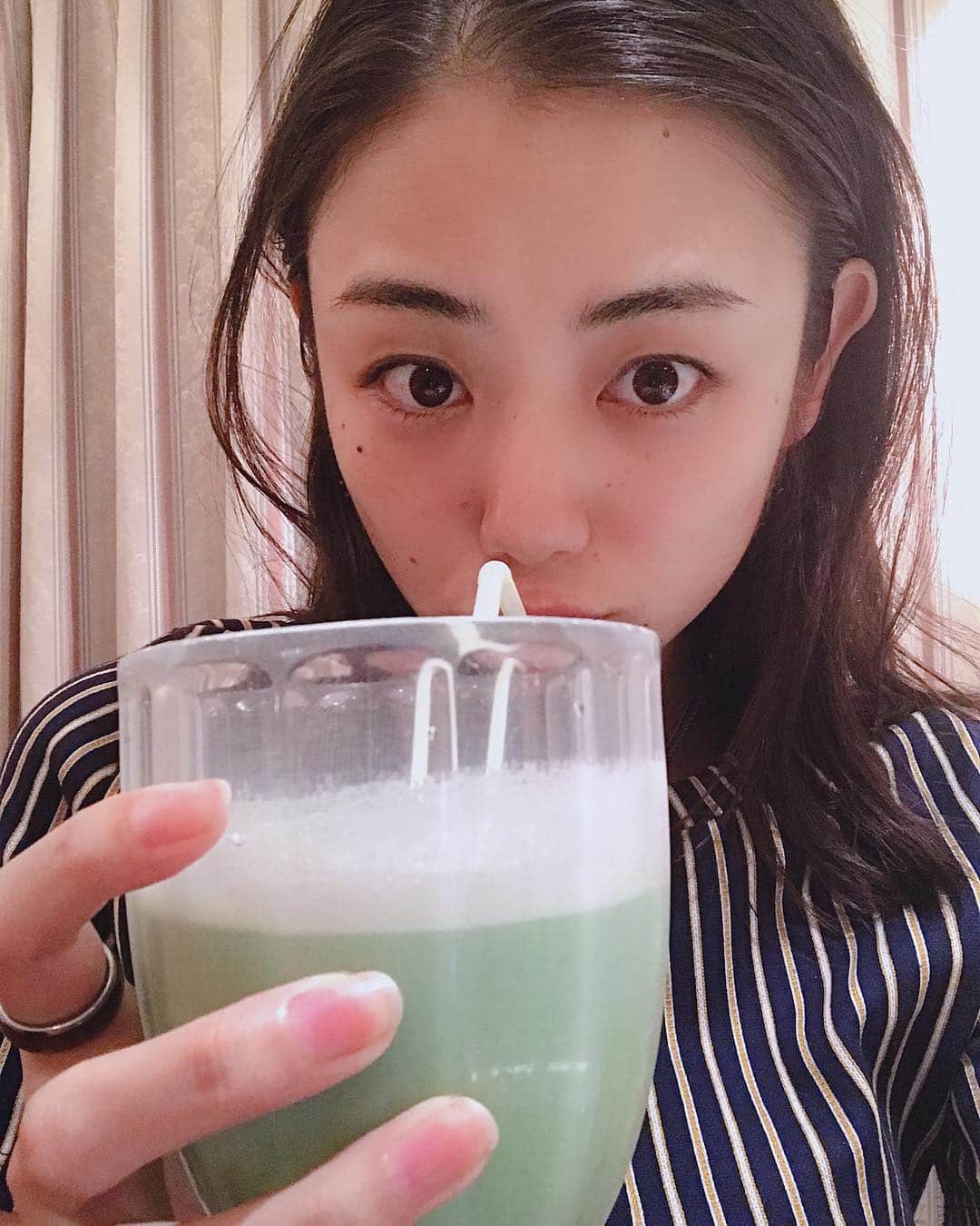 片山萌美さんのインスタグラム写真 - (片山萌美Instagram)「#チョコミントシェイク それだけでお腹いっぱいです。笑」9月2日 3時04分 - moet_mi