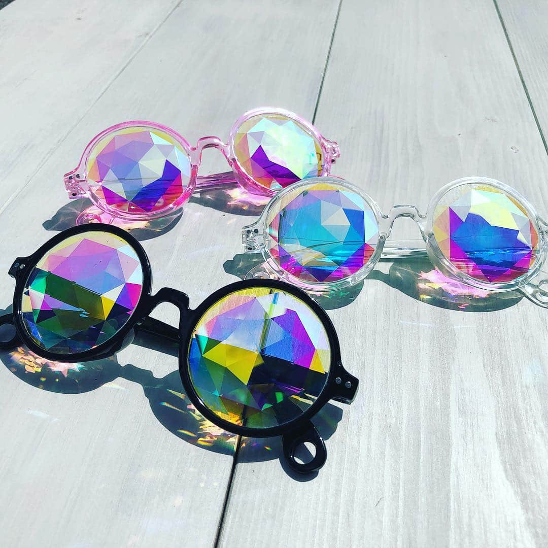 Pupa~のインスタグラム：「Shop @pupa_glasses @rystalass . . . . #サングラス #sunglasses #ファッション #ultraootd #フェス好き #fashion #instagram #music #party #edcjapan #UltraJapan #海外フェス #コスプレ #西海岸スタイル #ootd  #プール #海 #フォトジェニック #野外フェス #フェスコーデ #インスタ映え #インスタコーデ #edcjapan #万華鏡 #edmlifestyle #パリピ #眼鏡 #festivalfashion」