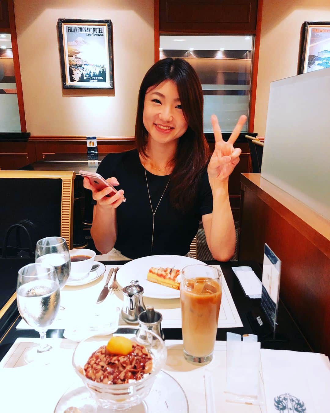 髙橋礼華さんのインスタグラム写真 - (髙橋礼華Instagram)「. . . 2年ぶりにみほとランチ〜♡ 久しぶりすぎて話すことありすぎてたくさん話した😘 久しぶりに会ったみほはキラキラしてました🤩✨ . . #小学生からの仲 #話す内容が大人になった #お互い刺激しあえる仲 #みほに頑張れって言われたから頑張る #時間が足りない」9月2日 13時30分 - ayataka419