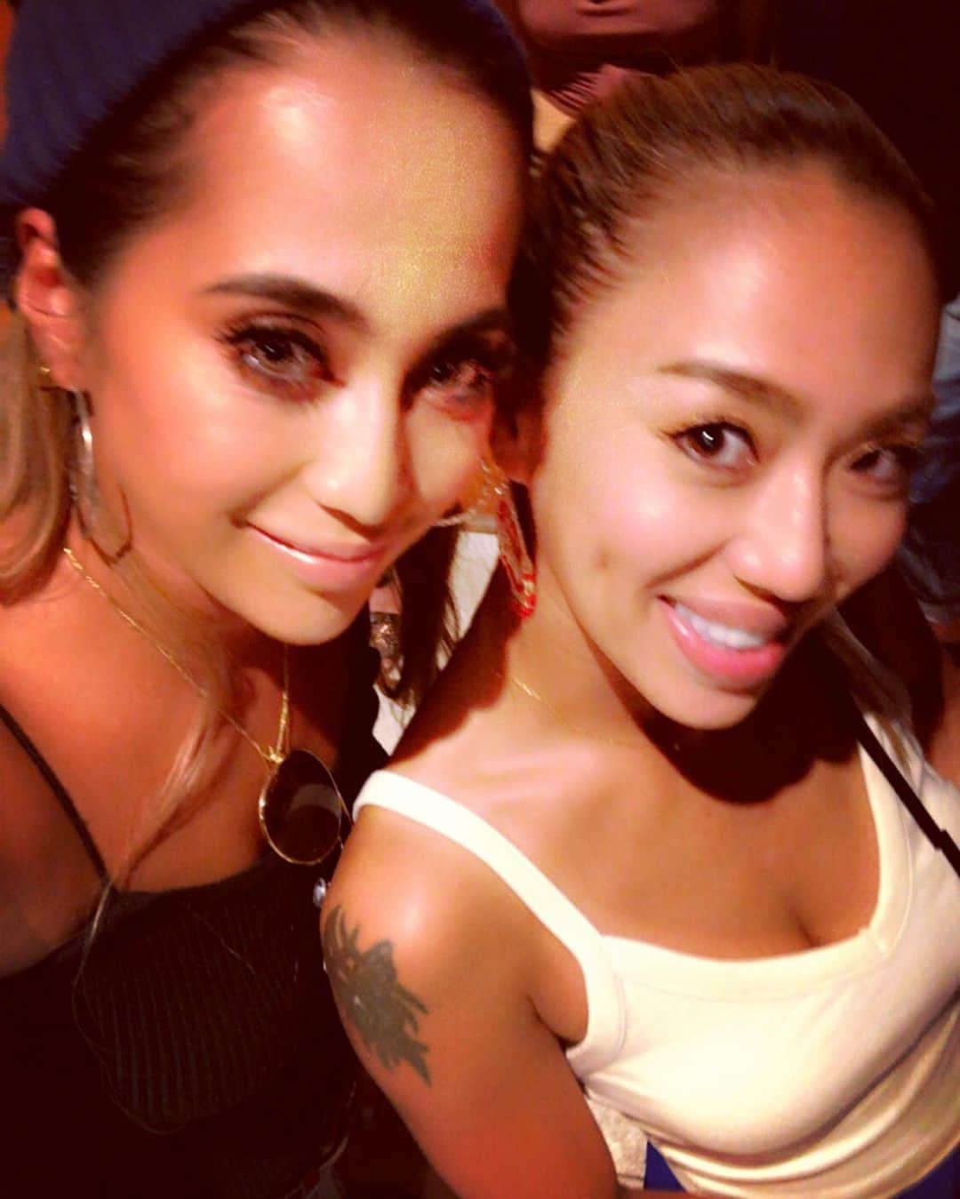 中谷紋菜のインスタグラム：「久しぶりに渋谷で夜遊び🌝💫 #shibuya #music#Saturday#night#friend #超絶珍しく連チャンで渋谷 #週末の渋谷ってやっぱワクワクする 🧚🏿‍♂️」