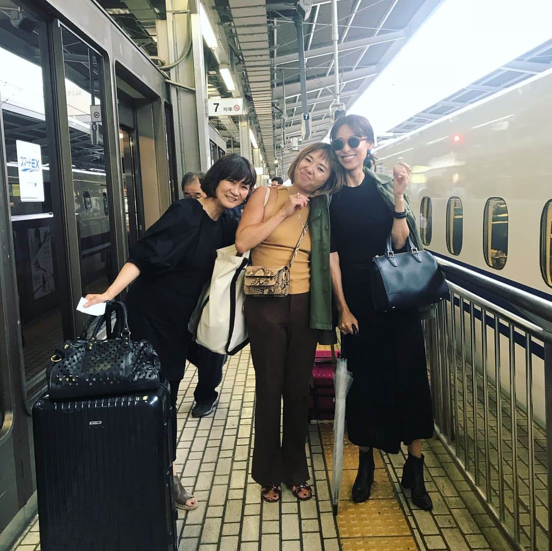 小泉里子さんのインスタグラム写真 - (小泉里子Instagram)「今日の名古屋での @domani_official と @pellico_japan のトークショーもとっても楽しかった。 コズはお酒を手に帰りますw 来週は東京！ミッドタウンで会いましょう(^^)」9月2日 16時28分 - satokokoizum1