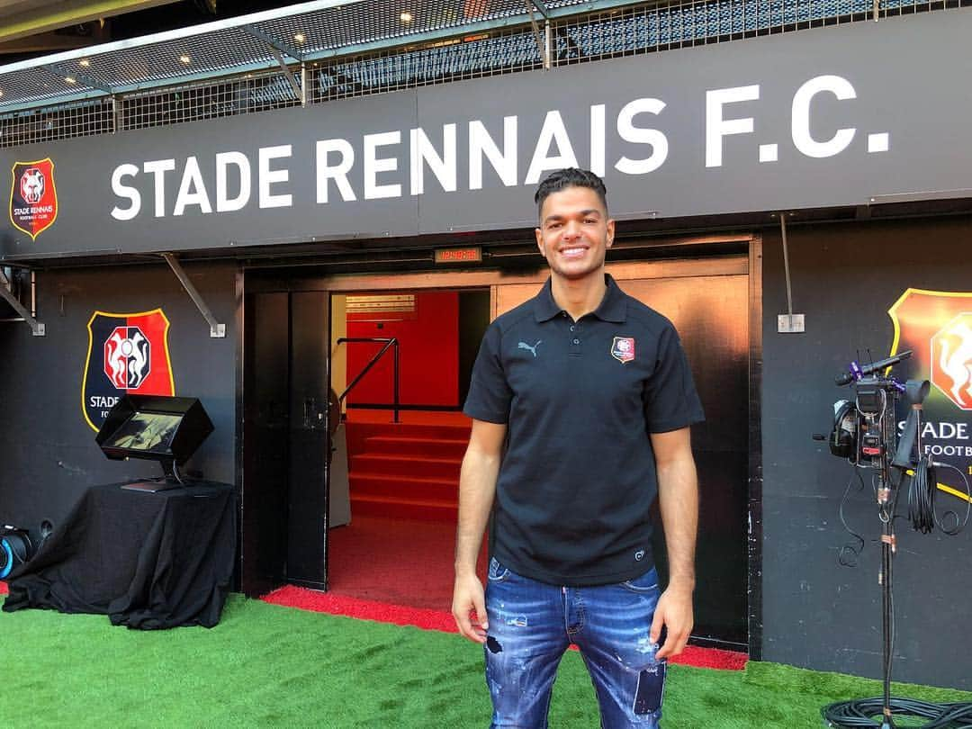 ハテム・ベン・アルファのインスタグラム：「C est parti ! #staderennais」