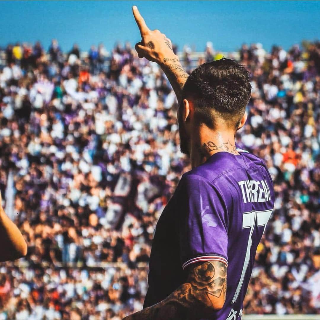 シリル・テレオーのインスタグラム：「It’s match day! #alltogether @acffiorentina ⚜🖖🏻 #forzaviola💜」