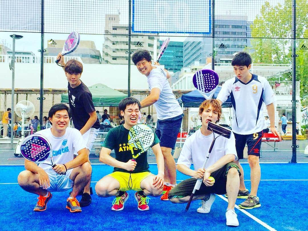 高道さんのインスタグラム写真 - (高道Instagram)「『パデル』  #パデル #スポル品川大井町 #ゴールデンエイジ大和 #パーティーズ菅野 #青山くん #四千頭身バシくん #京太郎 #みんなのたかみち #テニスの壁も使える版みたいなスポーツ #それなりにみんな壁使って上手にパデルやってたなぁ思ったけど #帰ってYouTube見たら #えげつなかった😅 #僕ら全くパデルしてまへん😳 #ただ楽しかった😚」9月2日 21時10分 - minnanotakamichi