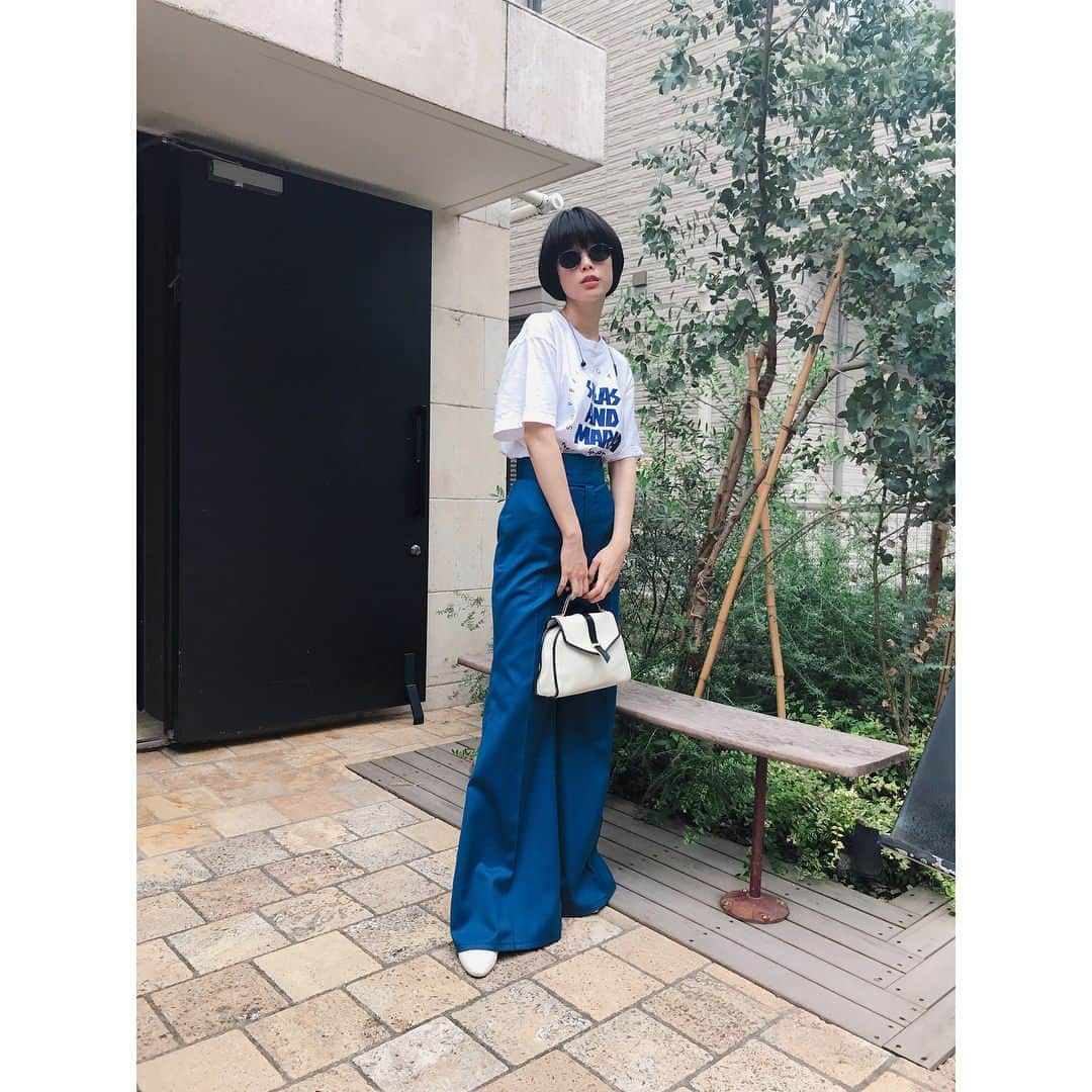 吉倉あおいさんのインスタグラム写真 - (吉倉あおいInstagram)「#まゆげの姐さんスタイル tops @silasandmariajp pants #vintage bag #vintageysl boots @anew.it 私の #destinypants  去年買ったものなんだけどサイズもぴったりなビンテージに出会えるなんて… 本当に大好きな一本なんです〜♡」9月2日 22時39分 - aoi_yoshikura