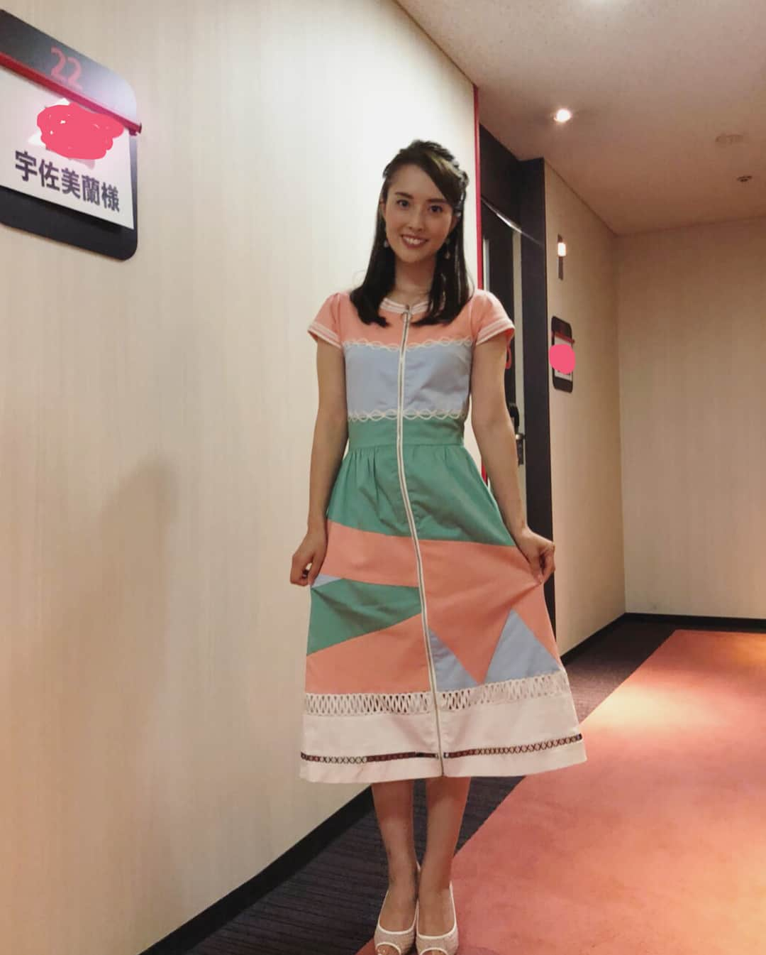 宇佐美蘭さんのインスタグラム写真 - (宇佐美蘭Instagram)「今日は収録でした♡﻿ 同じ事務所の本田朋子さんと😆﻿ 妊娠9ヶ月だそうです！なんて美しい妊婦さんなんでしょうか🌟﻿😍 いつも優しく話しかけてくださる大好きな先輩です💓ほんわかオーラに今日も癒されました☺️﻿本当に素敵な奥様だ☺️ 放送をお楽しみに♪﻿ .﻿ 衣装は、スタイリストさんが持って来て下さった中から選んだら、偶然またまたチェスティ！😂﻿ やっぱり私はチェスターや🧛‍♂️﻿ #セントフォース#本田朋子 さん#衣装#chesty」9月2日 23時33分 - usamiran_official