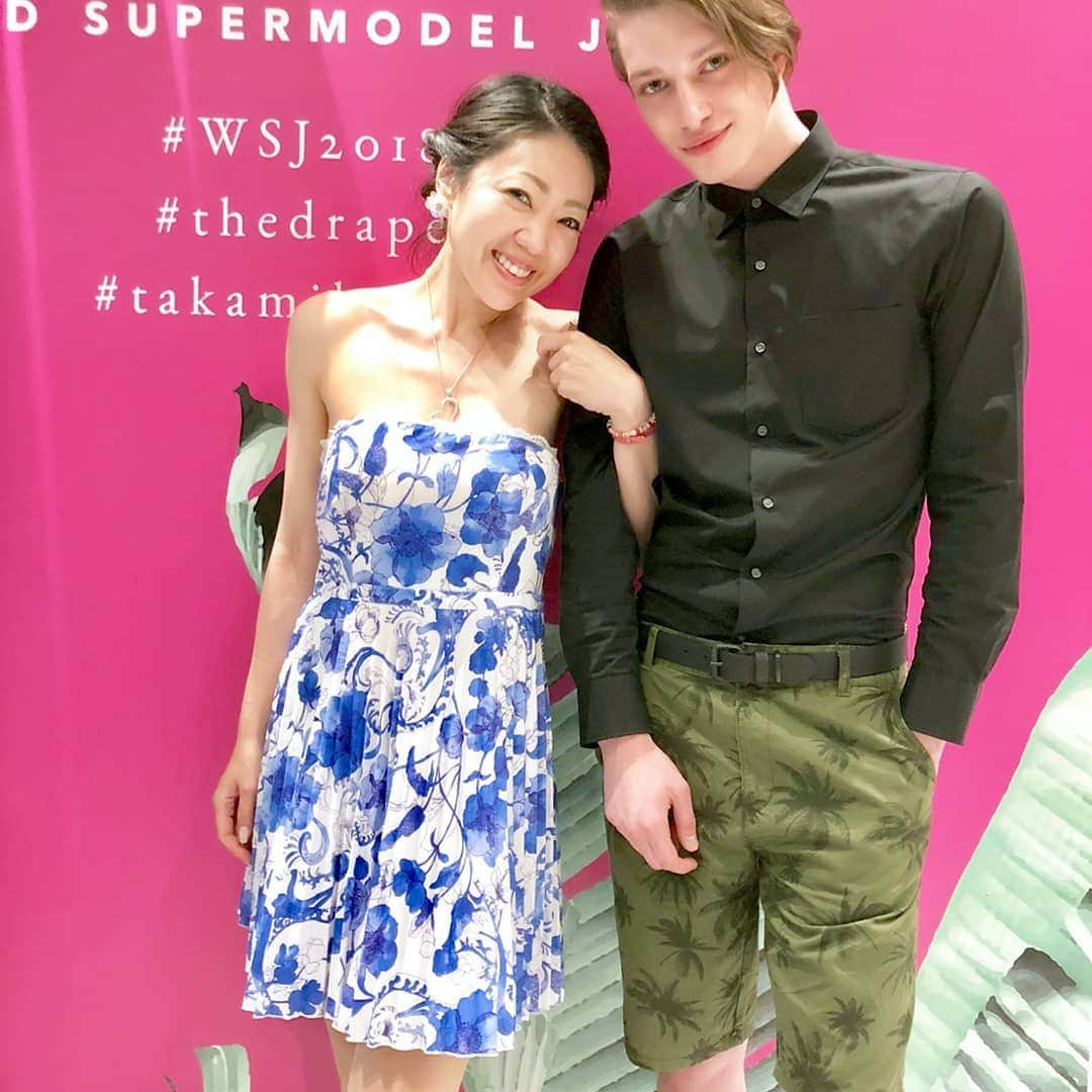 今堀恵理さんのインスタグラム写真 - (今堀恵理Instagram)「タカミブライダル主催 WORLD SUPERMODEL JAPAN 2018 世界24か国のトップモデルが集まる国際モデル大会のジャパンビューティーを決めるイベント。が有り、ご招待頂きました @cake_ravissante ちゃんと一緒に行きました  ReebokクロスフィットモデルAYAさんがゲスト審査員で来られてました❤もう１名のゲスト審査員はZEEBRAさん。  会場は8月24日にオープンしたウェディング複合施設ビルTHE DRAPEでした☆。 シャンパンはルイナール、ケイタリングはミシュラン3つ星のHAJIMEのフード。 さすがタカミさん  最近、着けてたらラッキーばっかりの 石工房　遊石のパワーストーンブレスレット。華やかで可愛いの☆ この日も着けていきました  #タカミブライダル　#supermodeljapan #水着審査　#パワーストーン　#天然石　#天然石ブレスレット　#healingstones #おしゃれ　#セレブ　#gem #遊石　#オーダーメイド　#世界に一つ　#ハンドメイド　#reebok #ウェディングドレス」9月3日 0時33分 - eriimahori