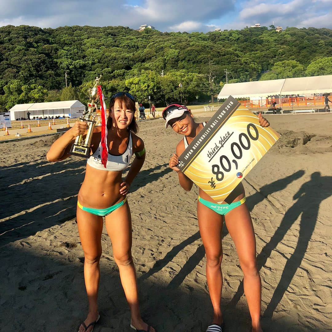 坂口佳穂さんのインスタグラム写真 - (坂口佳穂Instagram)「ジャパンビーチバレーボールツアー松山大会は３位🥉応援ありがとうございました！！後ろに松山城🏯 次戦は都城大会第19回霧島酒造オープン🏐宮崎でお待ちしております🏄‍♀️ #マイナビ #チネチッタ#livezound #adidas #essクロスボウ #beachvolleyball #japantour#松山#愛媛県#みきゃん#テレビ愛媛朝日」9月3日 7時06分 - s_ka_ho