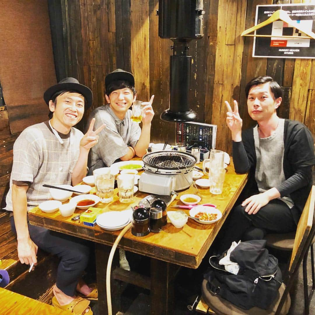 向井慧のインスタグラム：「村上さんと岩井くんとご飯食べました。 #１軒目焼肉 #2軒目BAR #凄く楽しかった #でも岩井くんは #村上さんの酒癖を知らない #酔ったらモンスター #泥酔の手前で切り上げることに成功 #2軒目のBARで村上さんは #キッシュが美味しい店に悪い店は無い #そもそもキッシュが美味しくない店は無い #を10回くらい繰り返してた #泥酔の兆候は出てた #ギリギリ」