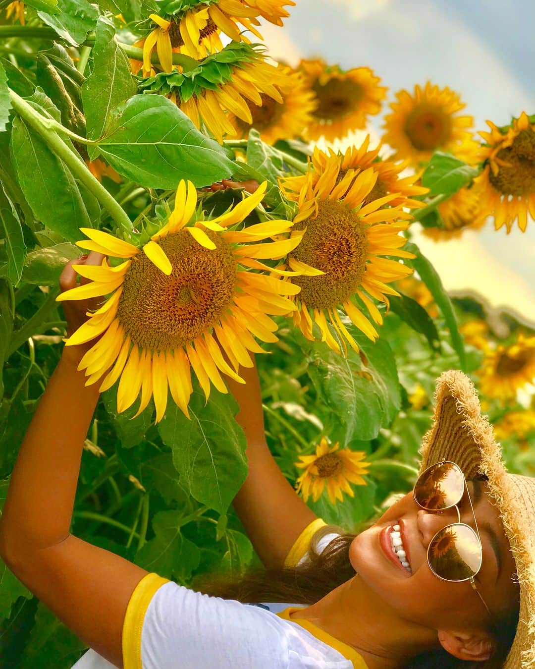 菅又菜摘（ナツ）さんのインスタグラム写真 - (菅又菜摘（ナツ）Instagram)「🌻🌻🌻 ひまわりみたいな人になりたい #sun #flower #sunflower #🌻 #sunflowers #september #ひまわり #kogenatsu #焦げNATSU #こげなつ」9月3日 21時02分 - kogenatsu920