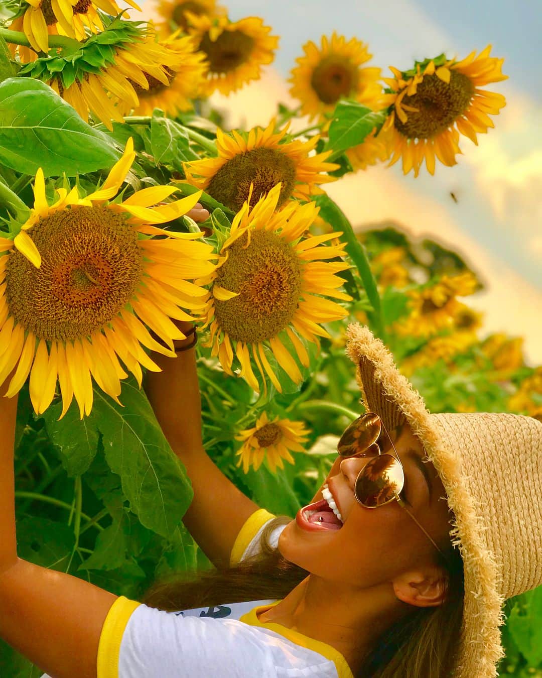 菅又菜摘（ナツ）さんのインスタグラム写真 - (菅又菜摘（ナツ）Instagram)「🌻🌻🌻 ひまわりみたいな人になりたい #sun #flower #sunflower #🌻 #sunflowers #september #ひまわり #kogenatsu #焦げNATSU #こげなつ」9月3日 21時02分 - kogenatsu920