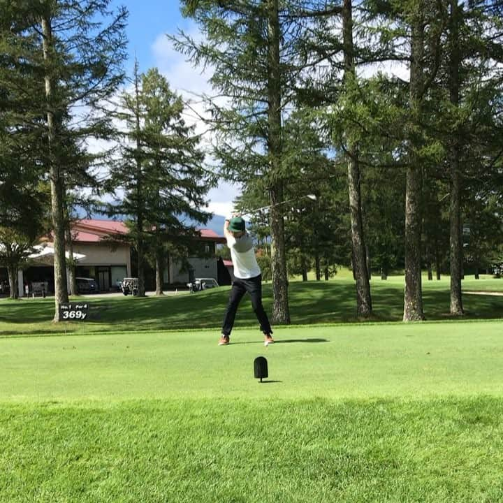 池田信太郎のインスタグラム：「気持ちはマキロイ🙉 #ゴルフ #golf #マキロイ  #気持ちはマキロイ #mcilroy  #taylormade  #テーラーメイド」