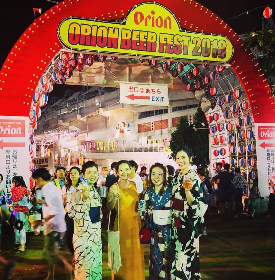 辻恵子のインスタグラム：「#全島沖縄エイサー祭り💓 #ビールといえばやっぱりオリオン🍻 #皆で一緒にあり乾杯！！」