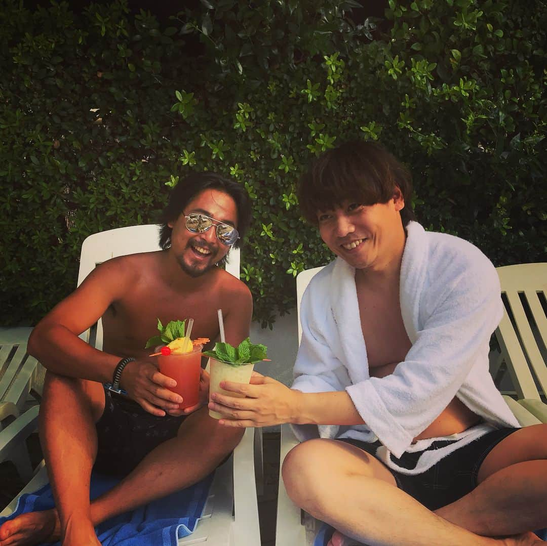 白井鉄也さんのインスタグラム写真 - (白井鉄也Instagram)「トマホークステーキ 1kg  #恵比寿 #18番 #で #店長 #工藤さん #が #作って #くれた #トマホーク肉 #トマホーク #肉 #tomahawk #ステーキ #steak #ビーフ #1kg #me #tbt #love #cute #instlike #instgood」9月4日 16時46分 - shiraichimon