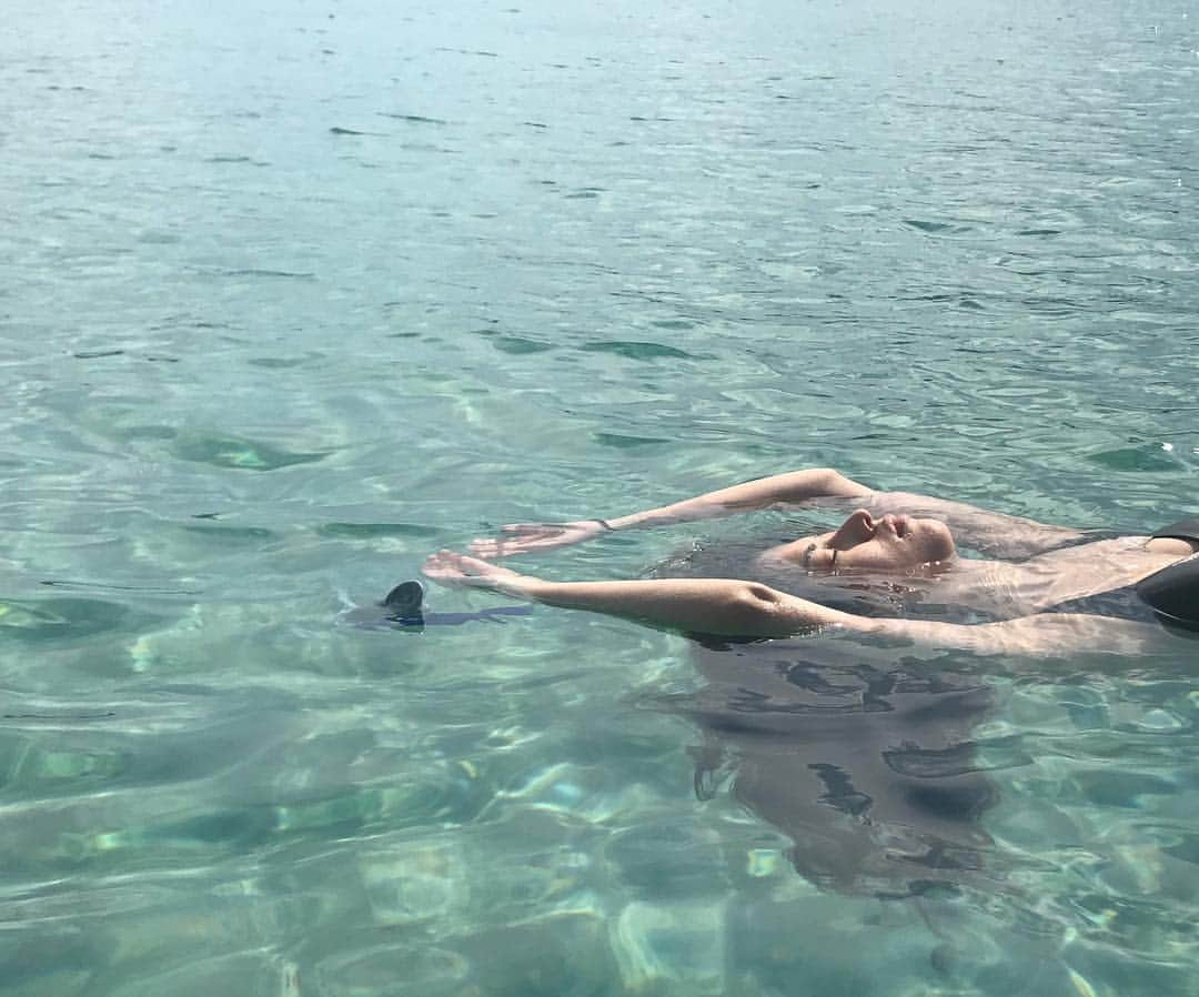 ハン・ヒョジュさんのインスタグラム写真 - (ハン・ヒョジュInstagram)「That’s why I got a tan🤣 #free」9月4日 9時35分 - hanhyojoo222