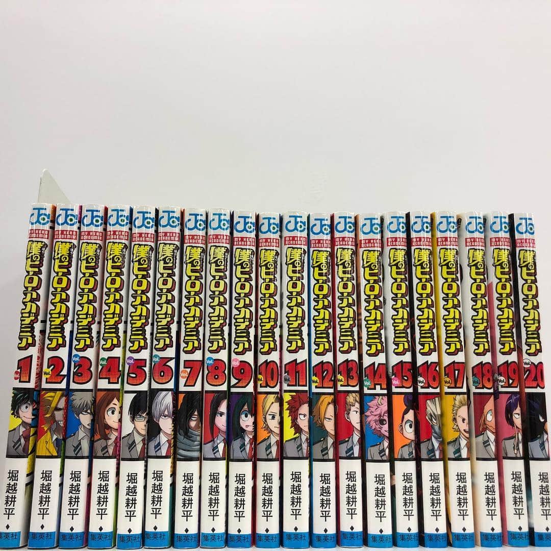 僕のヒーローアカデミアさんのインスタグラム写真 僕のヒーローアカデミアinstagram 僕のヒーローアカデミア 原作コミックス最新第 巻 今日9月4日 火 発売 Myheroacademia Vol Released Today ヒロアカ Heroaca A 漫画 マンガ Comic 堀越耕平