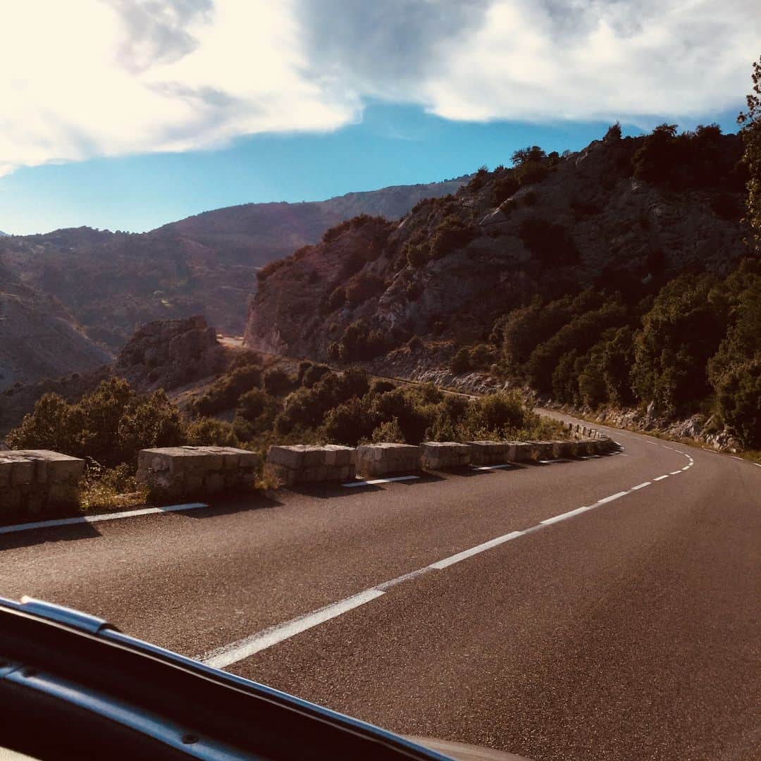 ケリー・ローバッハさんのインスタグラム写真 - (ケリー・ローバッハInstagram)「road mode 🇫🇷」9月5日 0時59分 - kellyrohrbach