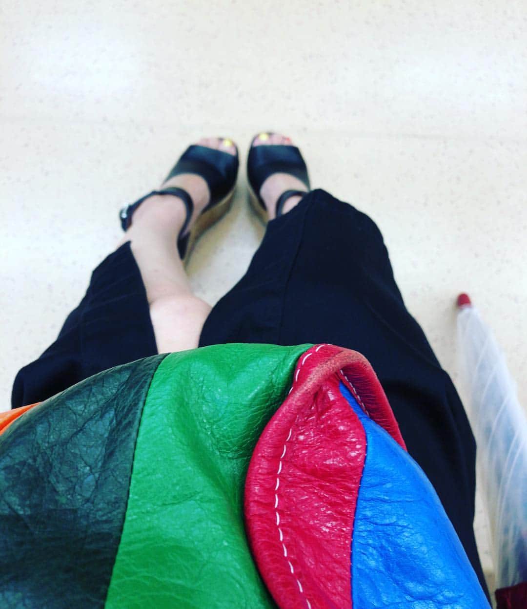 阿部洋子さんのインスタグラム写真 - (阿部洋子Instagram)「☆今日の靴。 👡 濡れてもOKなサンダル。 けど、これから強く降るらしいので、 一旦帰宅。 長靴に履き替えるー 👢 #shoes #shoesaddict #shoeslover #sotd #shoesoftheday #ootd」9月4日 17時09分 - hirocoring