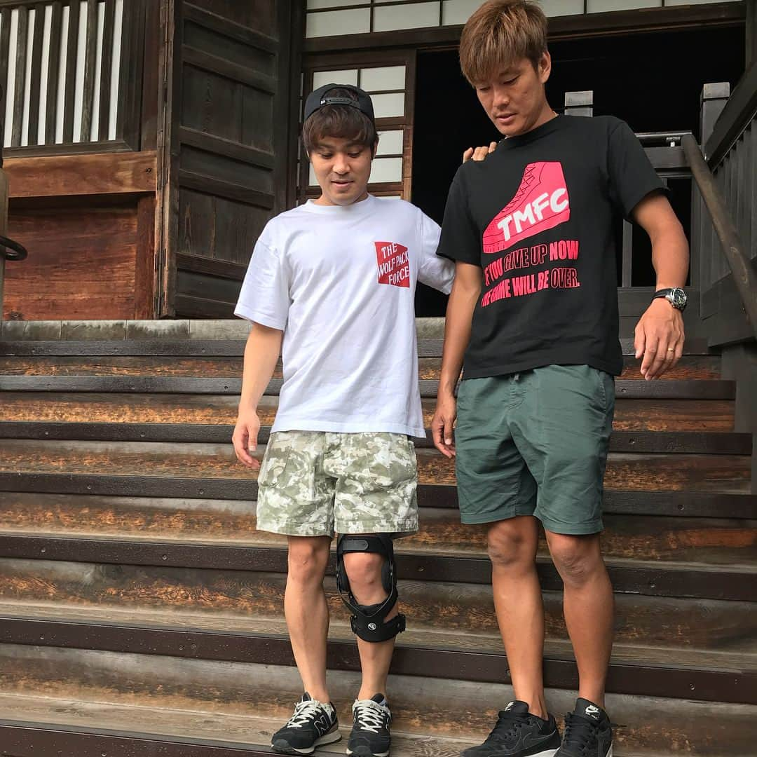 星原健太さんのインスタグラム写真 - (星原健太Instagram)「#善光寺 #阿部伸行 #星原健太 #岡田翔平 #お線香 #煙り #かける #怪我した膝と #頭に #台風 #岡田の天敵 #というか #風が天敵」9月4日 18時12分 - kentahoshihara