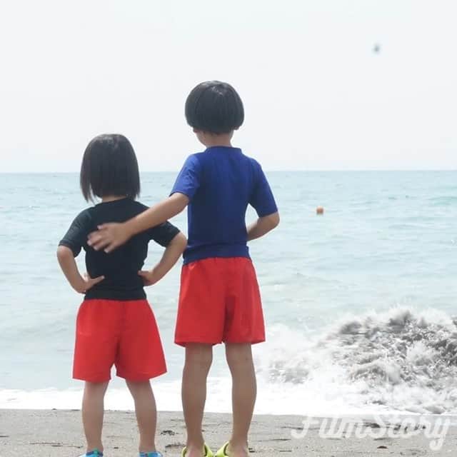 ryuu79hinaのインスタグラム：「夏の思い出①𓇼𓆡𓆉 元名海水浴場 * * #海#海水浴場#海水浴#元名海岸#元名海水浴場#家族旅行#夏休み#思い出#記録#兄弟#男の子#男の子ママ#動画#動画編集#親バカ#親バカ部#子供#こども#ミラーレス#ミラーレス女子#カメラ女子#SONY#ソニー#ミラーレスのある生活」