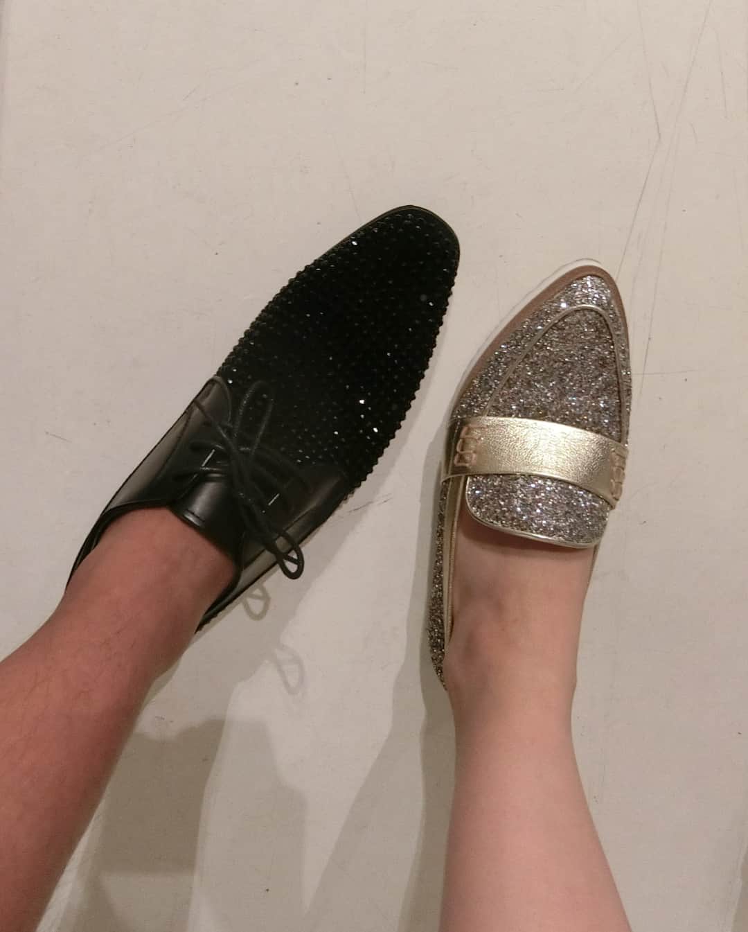 東紗友美さんのインスタグラム写真 - (東紗友美Instagram)「そうそう💡 本日のイベントは自前の衣装だったのですが、ブンシリさんとキラキラの靴がかぶってました👡✨笑 タレントさんと衣装被りしてしまうなんて、申し訳ございません😹 私のはダイアナさんの。 お気に入りの華やかローファー✨✨ #バッドジーニアス危険な天才たち  #映画」9月4日 22時58分 - higashisayumi