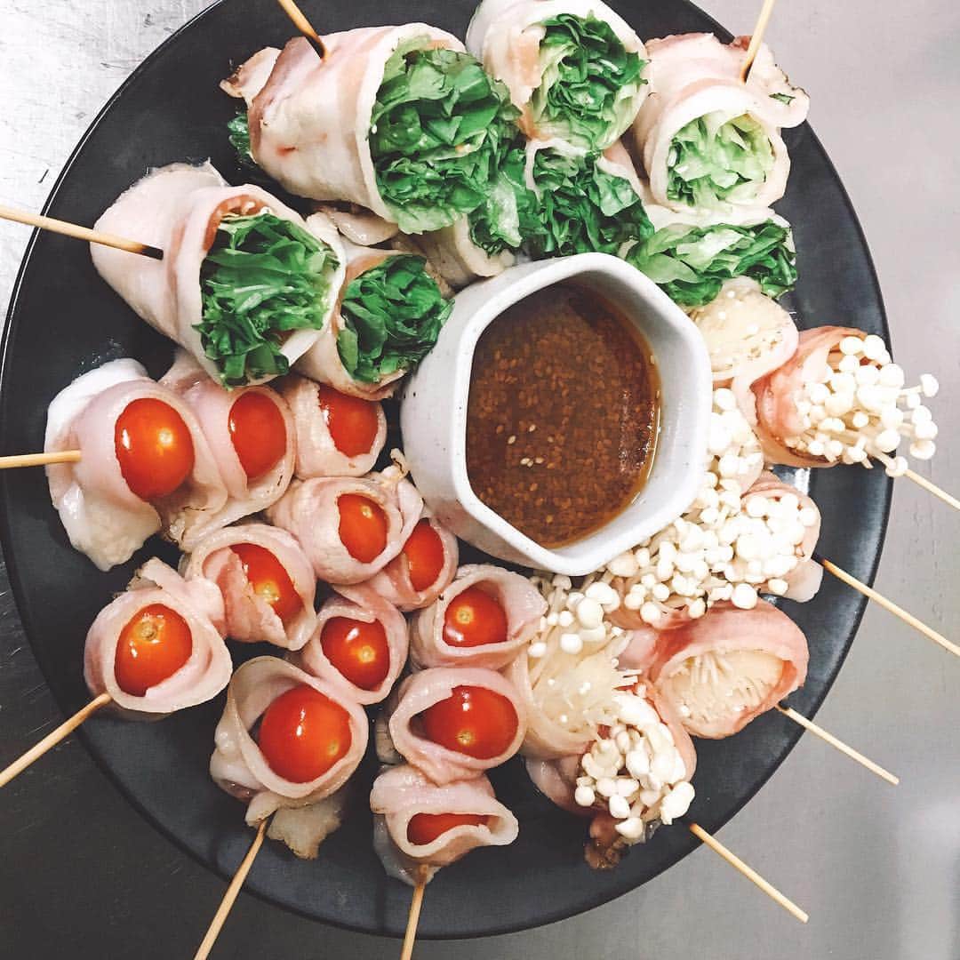 ゆずの小町なんば店のインスタグラム：「女子会コースの野菜串の盛り合わせです😁 新しくなった女子会コースご予約をお待ちしてます😆 #ゆずの小町 #ゆずの小町なんば店 #居酒屋 #個室 #個室居酒屋 #ゆず #ゆずイロハ #ゆずっこ #ゆずの輪 #japan #osaka #instagood #instafood #instashot #instapic #野菜串 #映え」