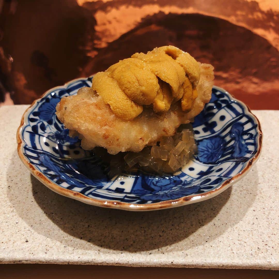 濱野りれさんのインスタグラム写真 - (濱野りれInstagram)「Tenpura 'takiya' #Reservation ➡︎ around a year #Taste ➡︎ Ａ＋ Happended miracle to come here!!😹💖 Takiya will change youre mind about typical tenpura-ya as I do!! . . #takiya#tenpura#washoku#washokulovers#rirelog#tokyorestaurant#roppongi#azabujuban #tokyoeats #foodstagram#gourmet#tabelog#Michelin#食べログ#天ぷら#食べるの大好き#和食ごはん#食べ歩き#東京グルメ#グルメ部#グルメ女子#麻布十番」9月5日 10時27分 - riregram