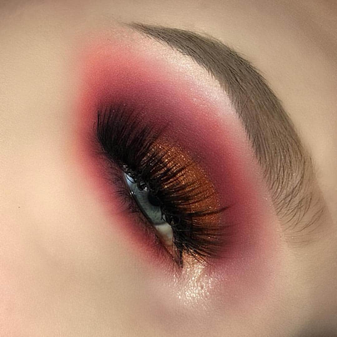 vegas_nayのインスタグラム：「So beautiful @makeupbybellahitch wearing grand glamour lashes for extra glam 😍 #vegasnaylashes #vegas_nay」