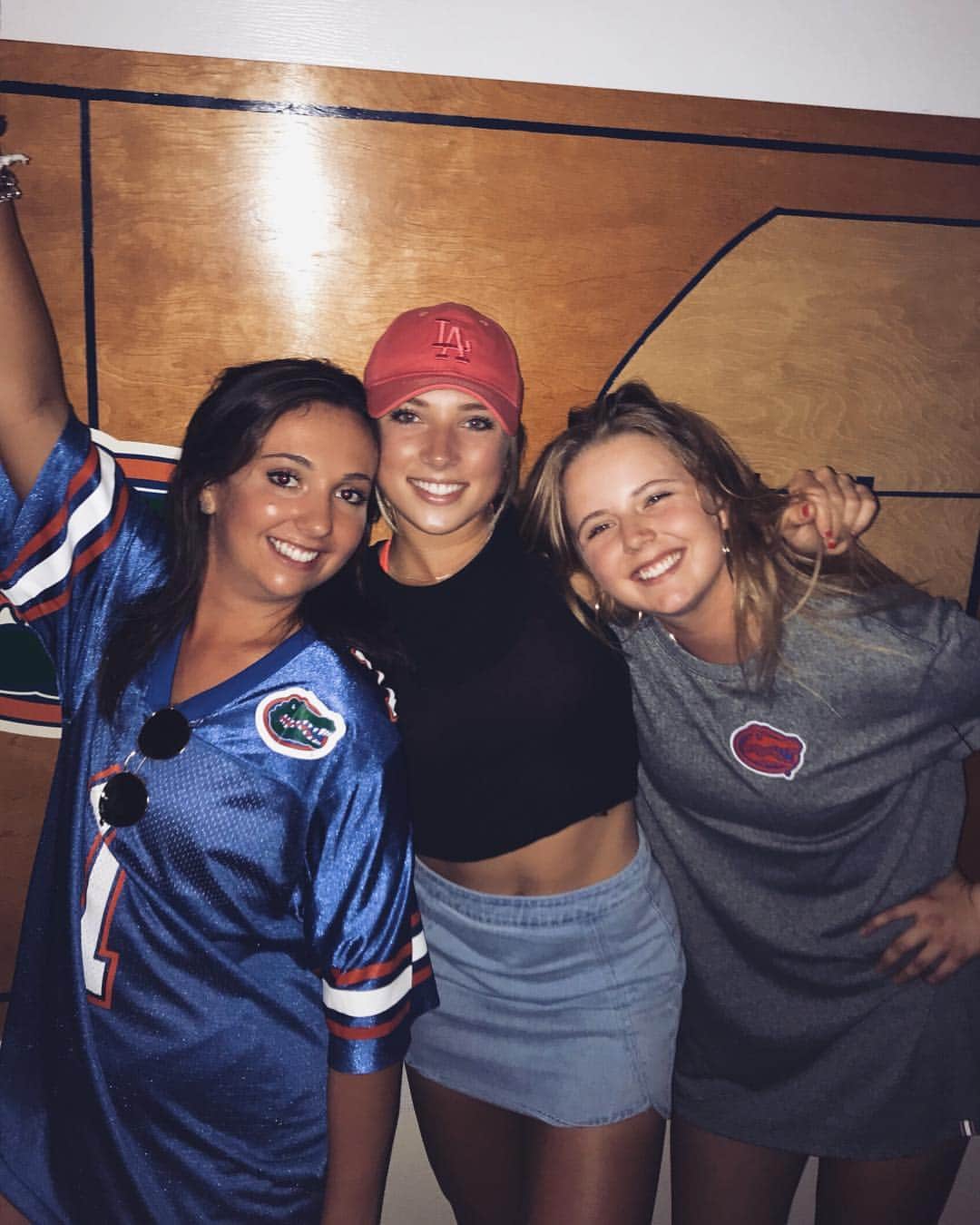 Sierra Brooksのインスタグラム：「Showing my Europeans how football is really played #gogators」