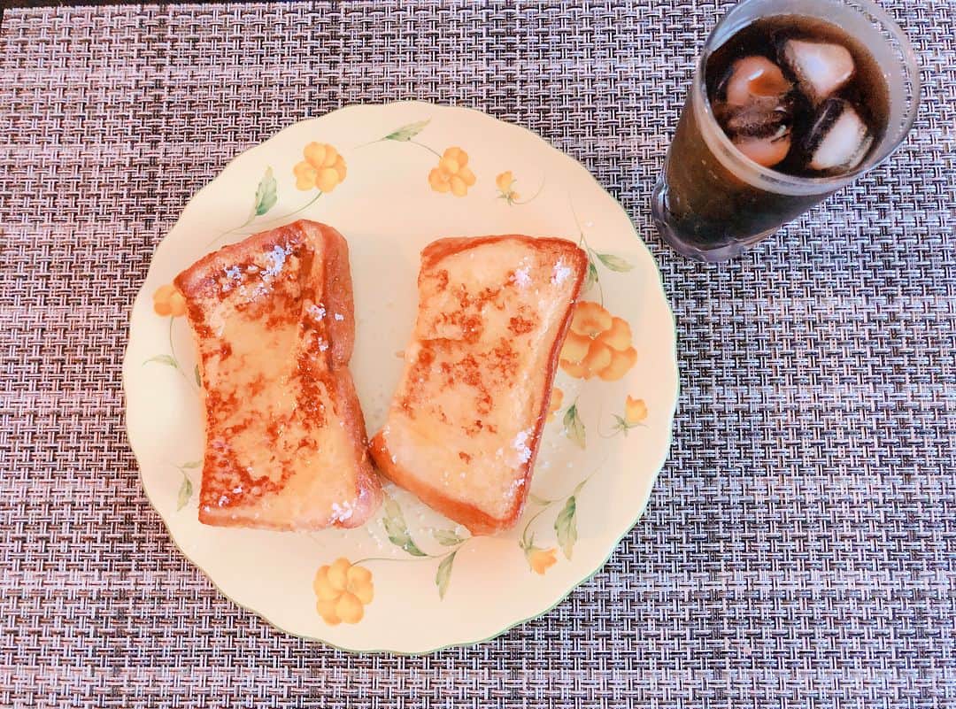 尻無浜冴美のインスタグラム：「二日間寝かせて作った#フレンチトースト 牛乳、卵がしっかり染み込んで美味しくできた😙💓 月末、久しぶりにSDN曲をガッツリ踊ることになったよ💃レッスン行ってきまーす♪  9/25（火） [MIX IDOL FESTIVAL Vol.1] 会場：恵比寿LIQUIDROOM 開演： 13:30 ￥2500(Adv)/￥3000(Door)  出演：ex.SDN48 Special unit （穐田和恵、大河内美紗、木本夕貴、小原春香、尻無浜冴美、福田朱子、藤社優美） etc ※夜出演予定  MC：全力じじぃ、穐田和恵、なちゅ  チケット等詳細は後日載せます(^-^)」